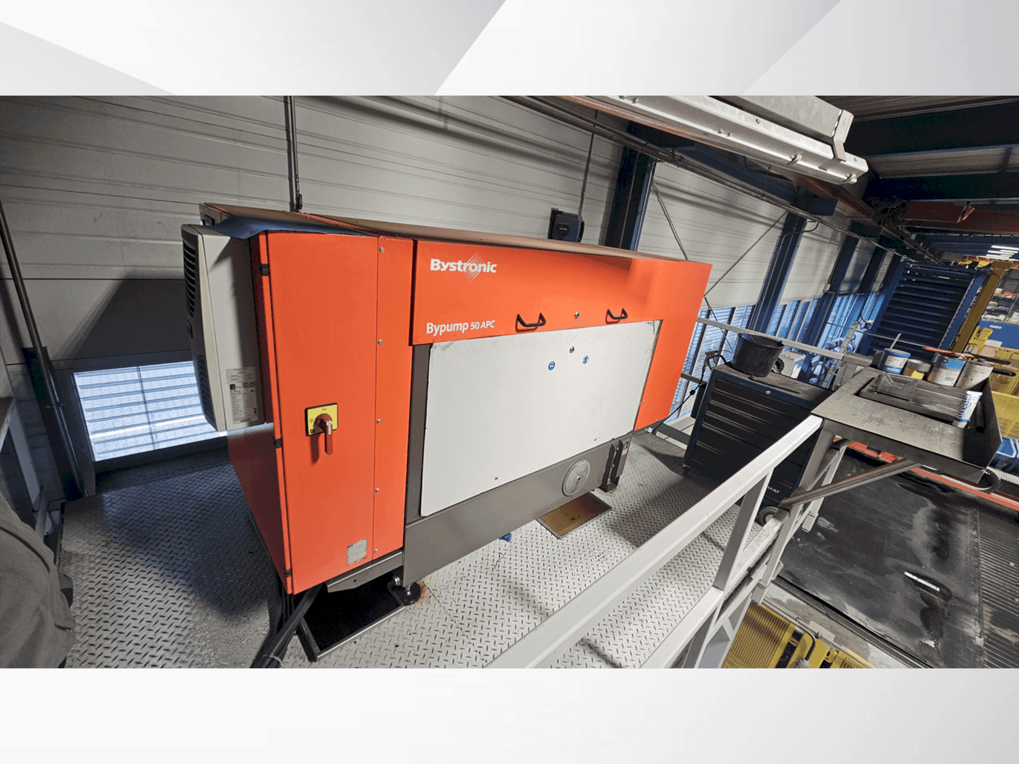 Vista frontale della macchina Bystronic Byjet 6030L