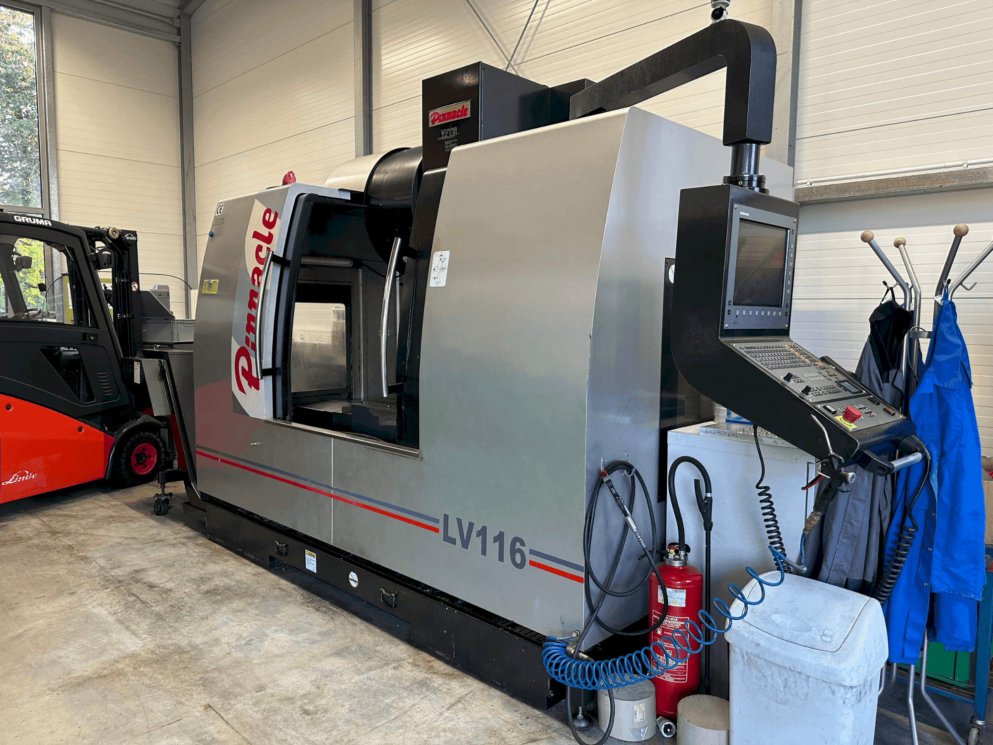 Vista frontale della macchina Pinnacle LV116