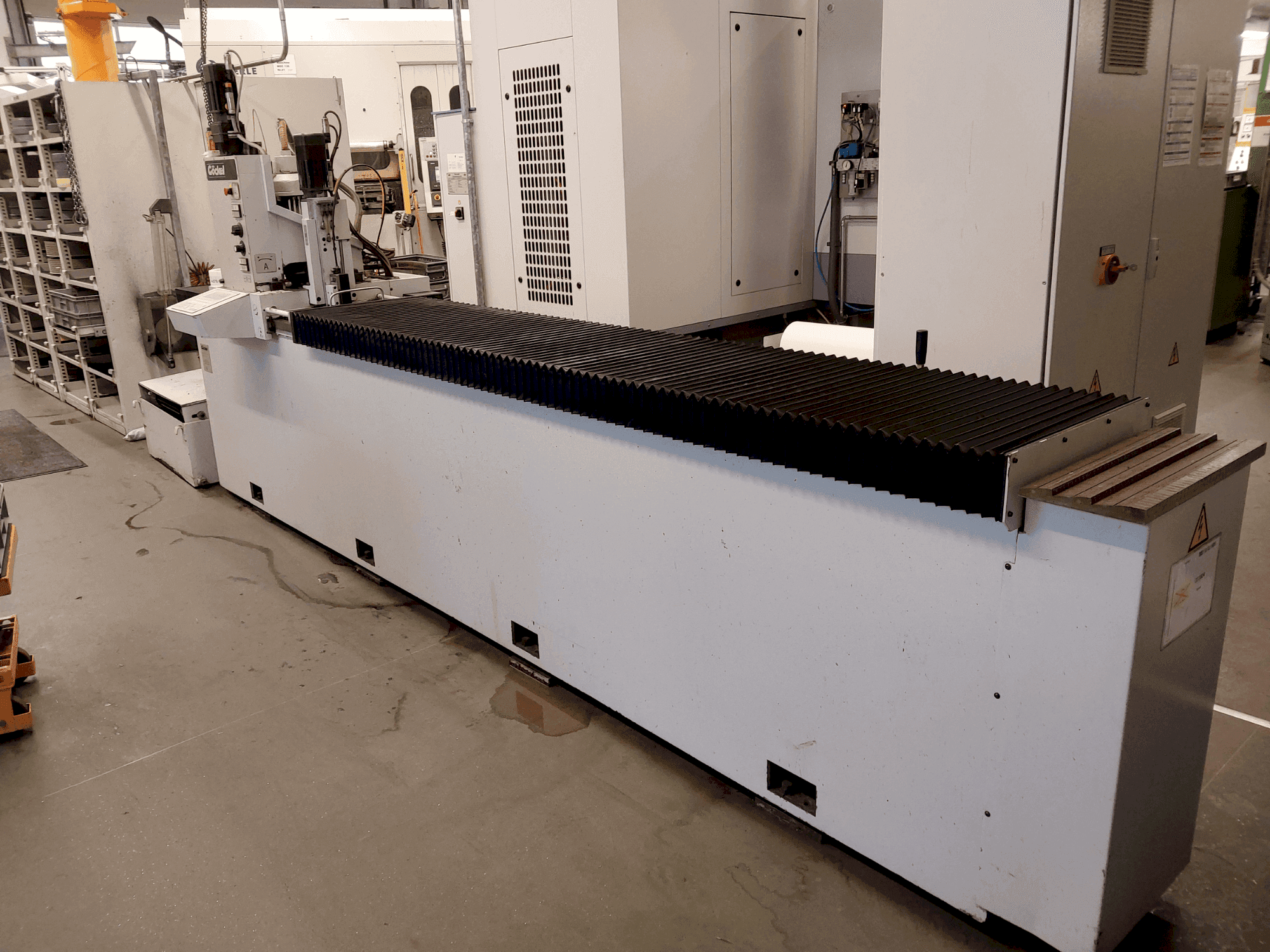 Vista frontale della macchina GÖCKEL G50 elTrob