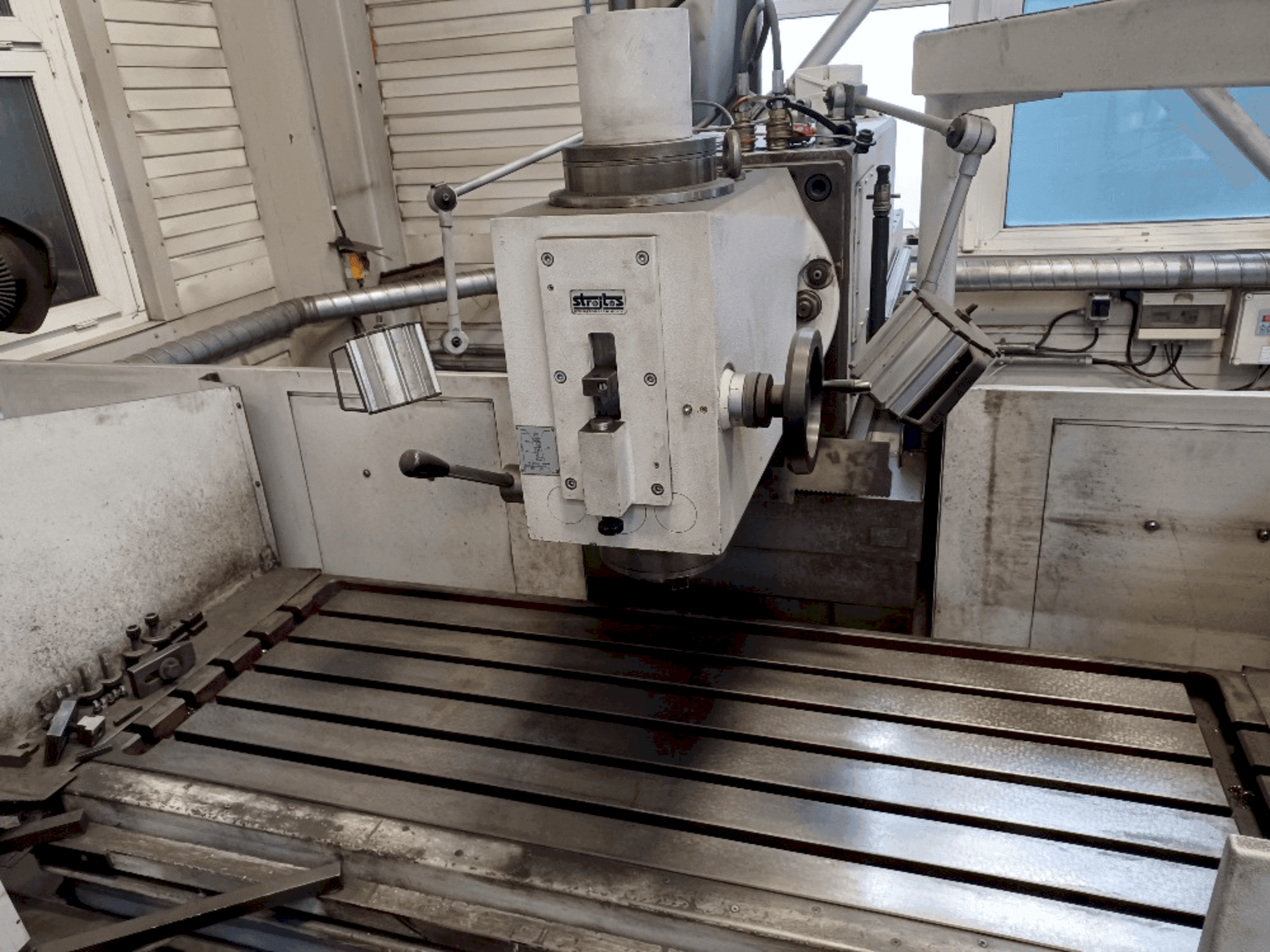 Area di lavoro della macchina Strojtos FGS 63 NCP