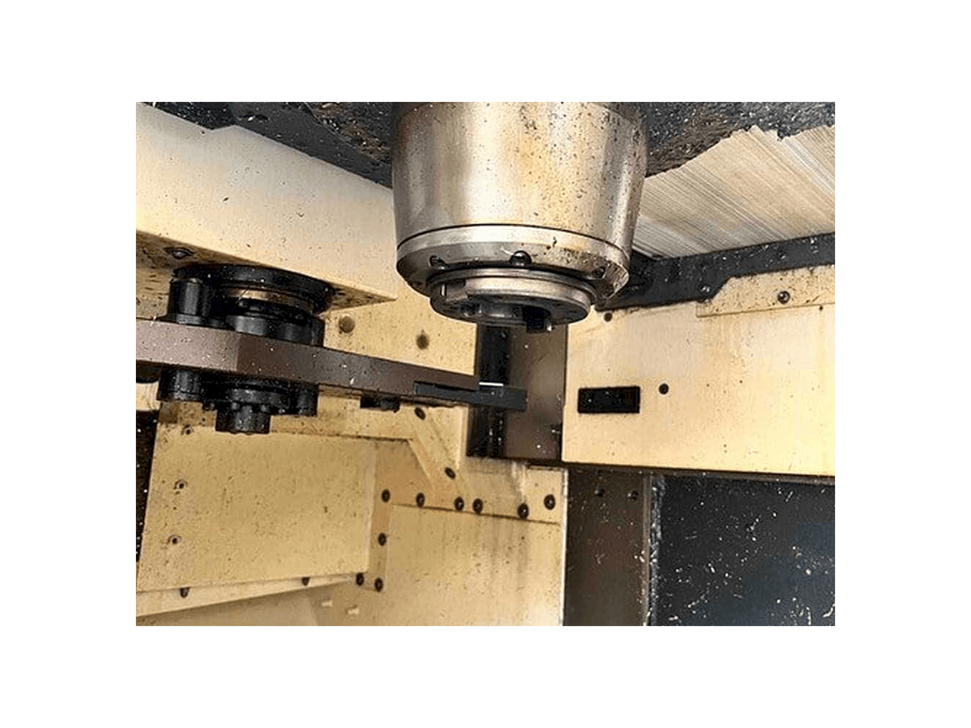 Vista frontale della macchina DMG MORI CMX 50 U