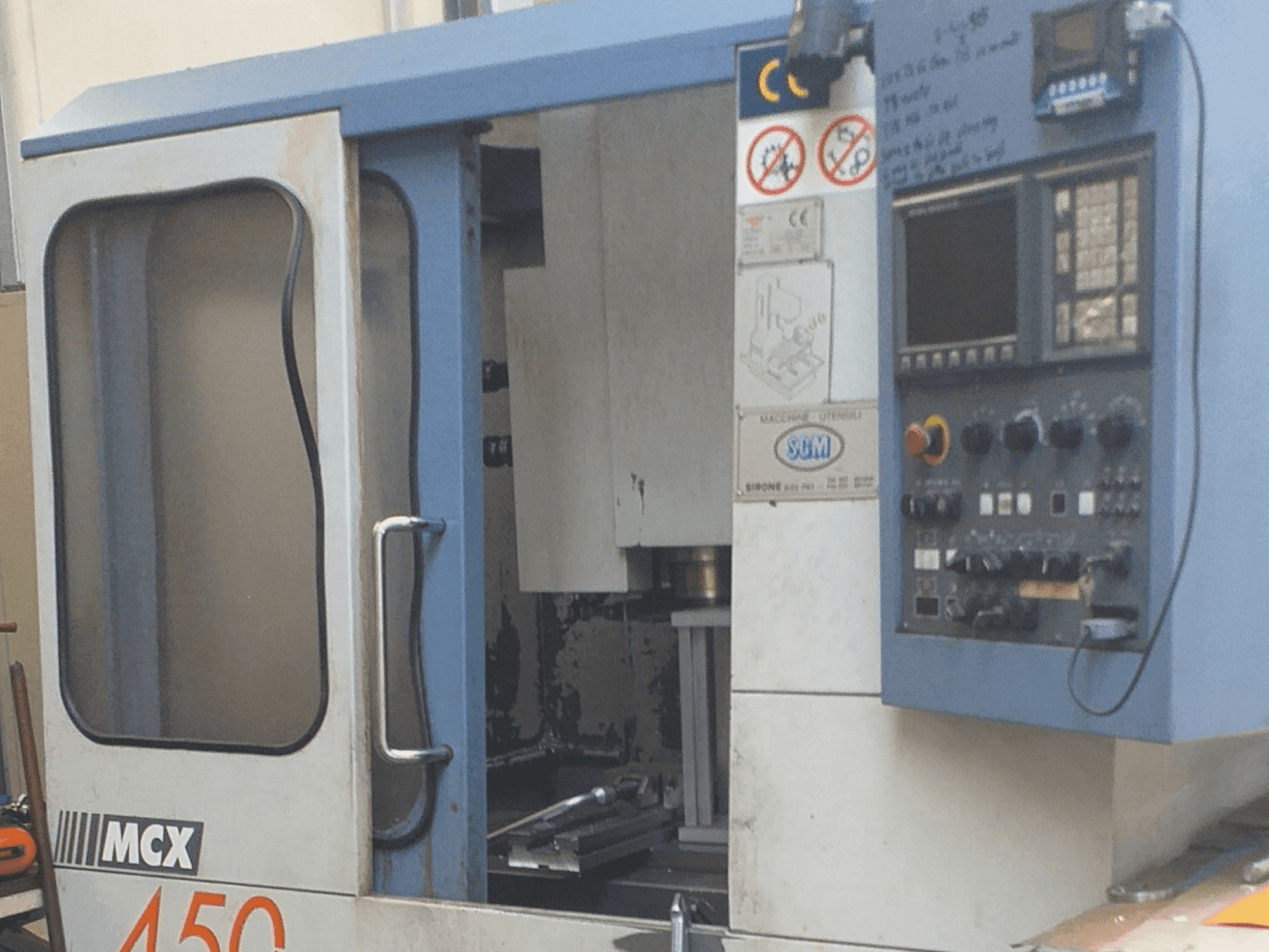 Vista frontale della macchina FAMUP MCX 450