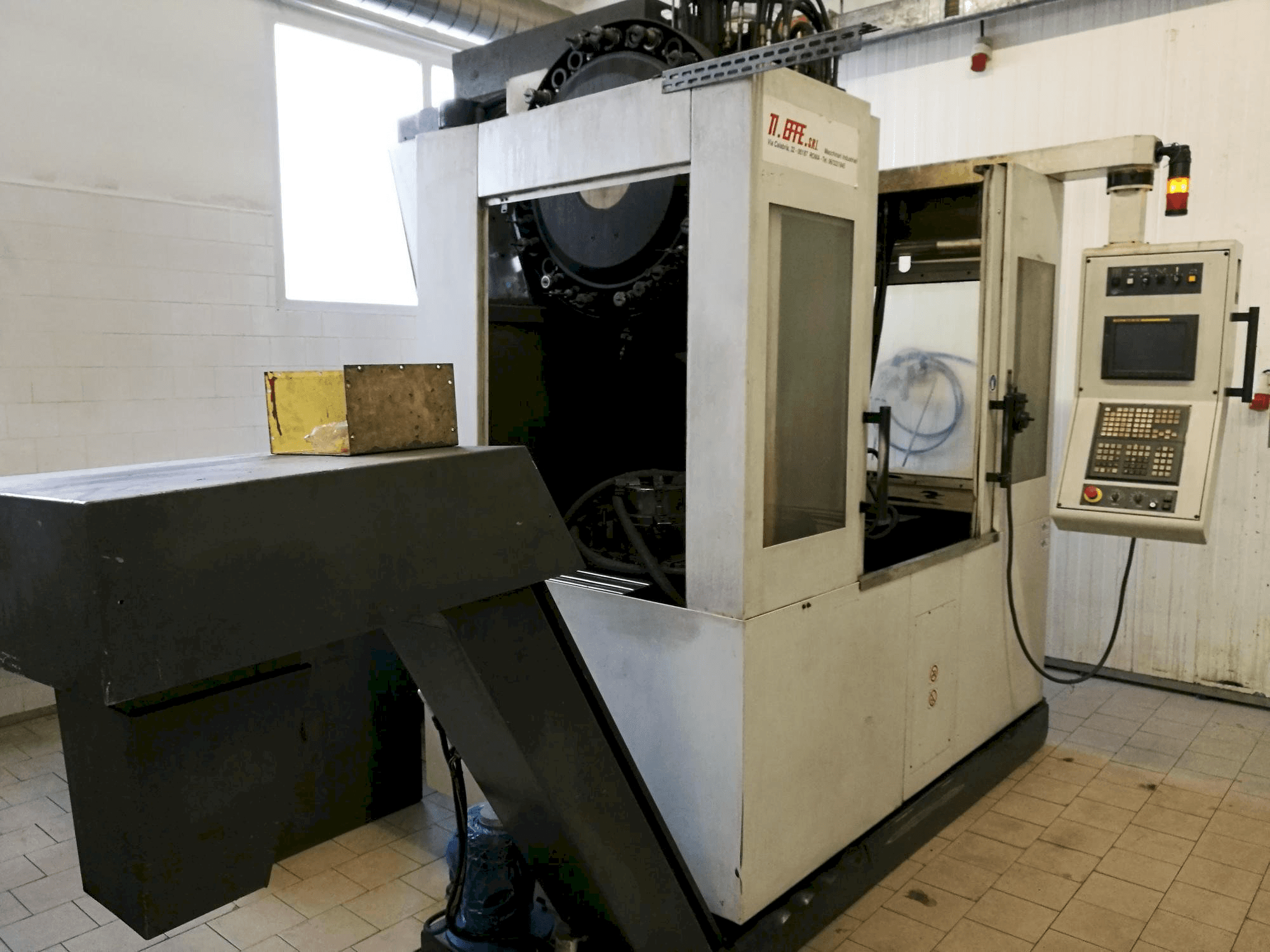 Vista frontale della macchina RMT Kompakt 8