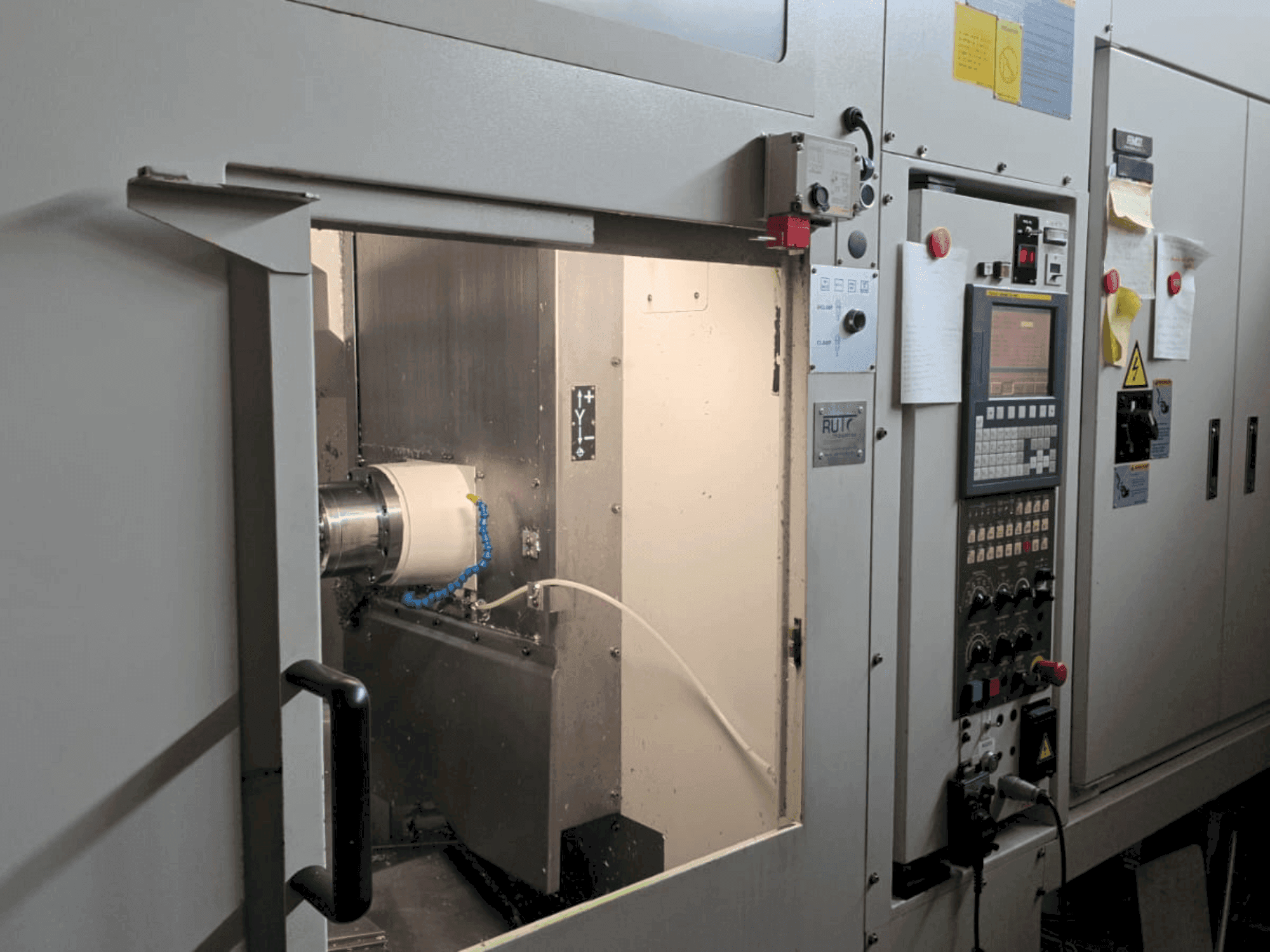 Vista frontale della macchina Tongtai TMH-400