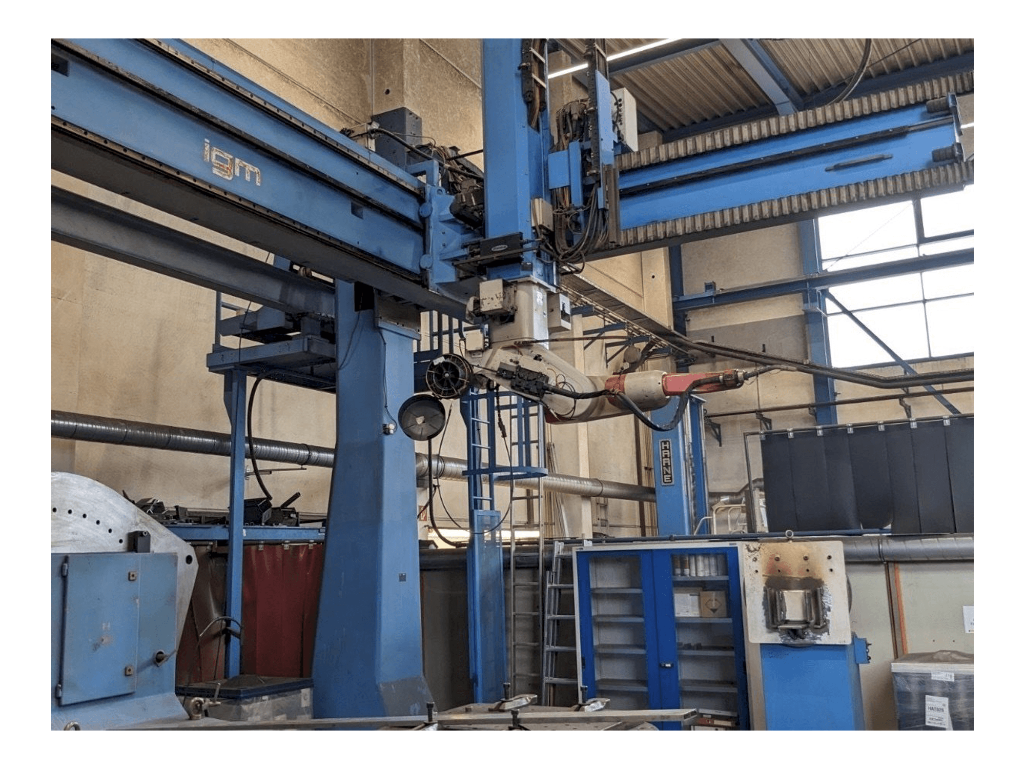 Vista frontale della macchina IGM RTi 300-S