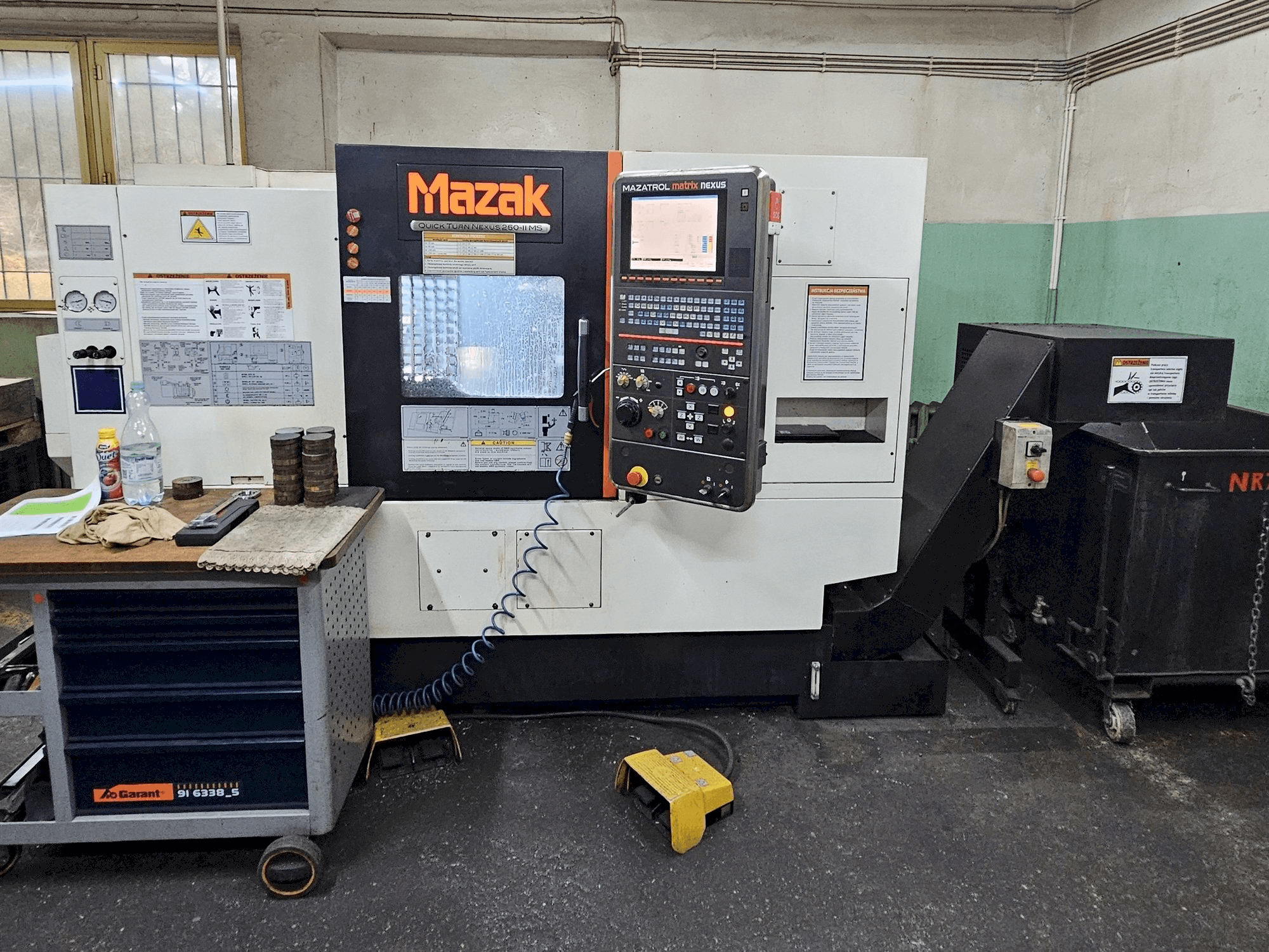 Vista frontale della macchina Mazak Quickturn Nexus 250-II MS