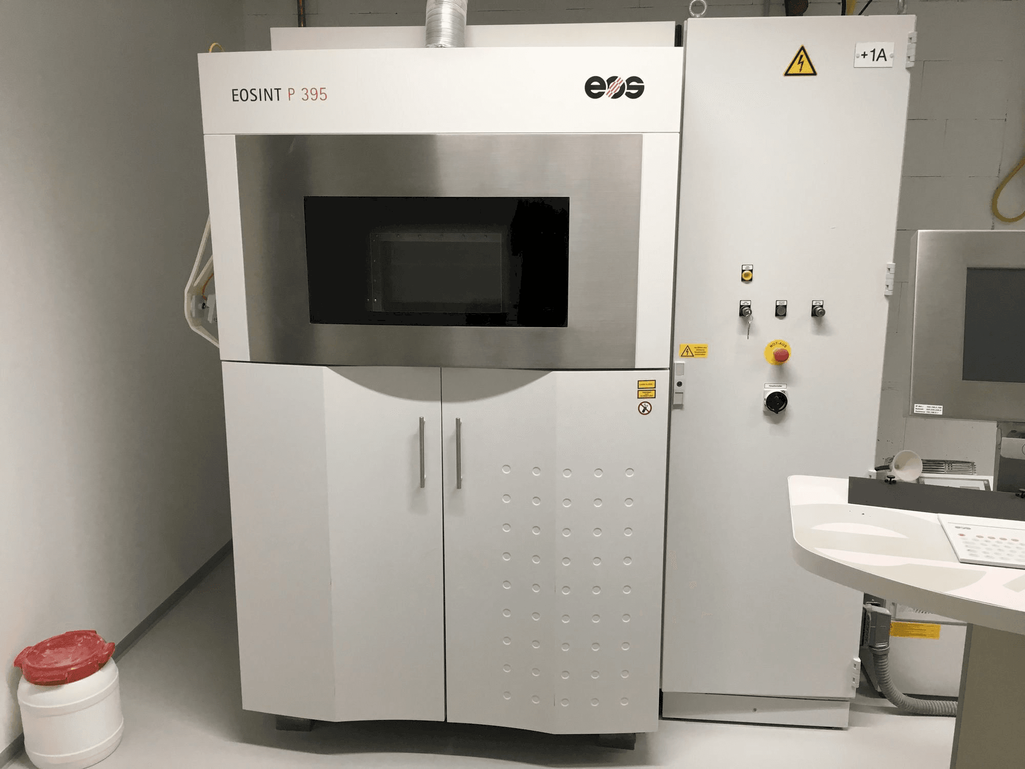 Vista frontale della macchina EOS EOSINT P 395