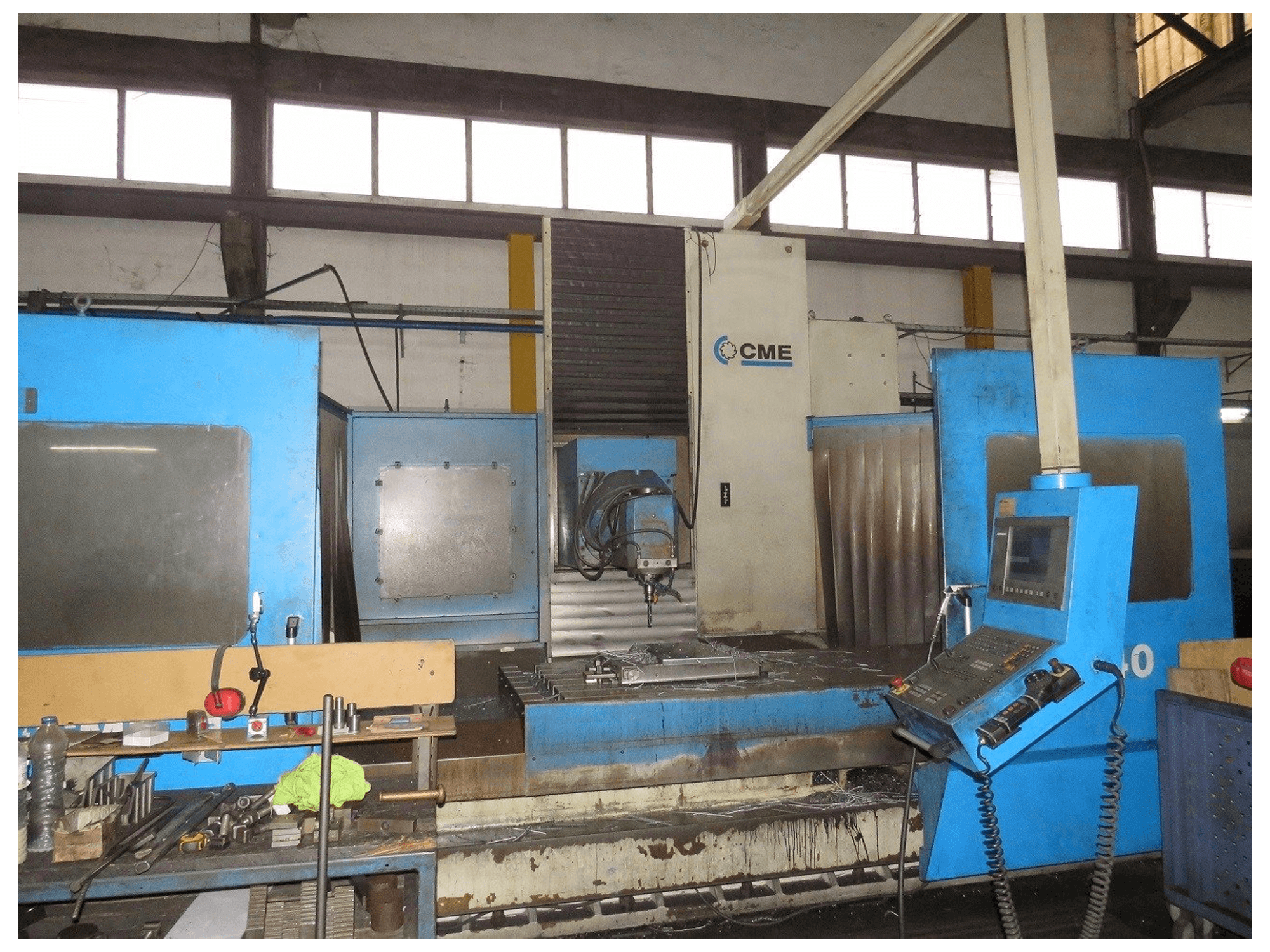 Vista frontale della macchina CME HZ40