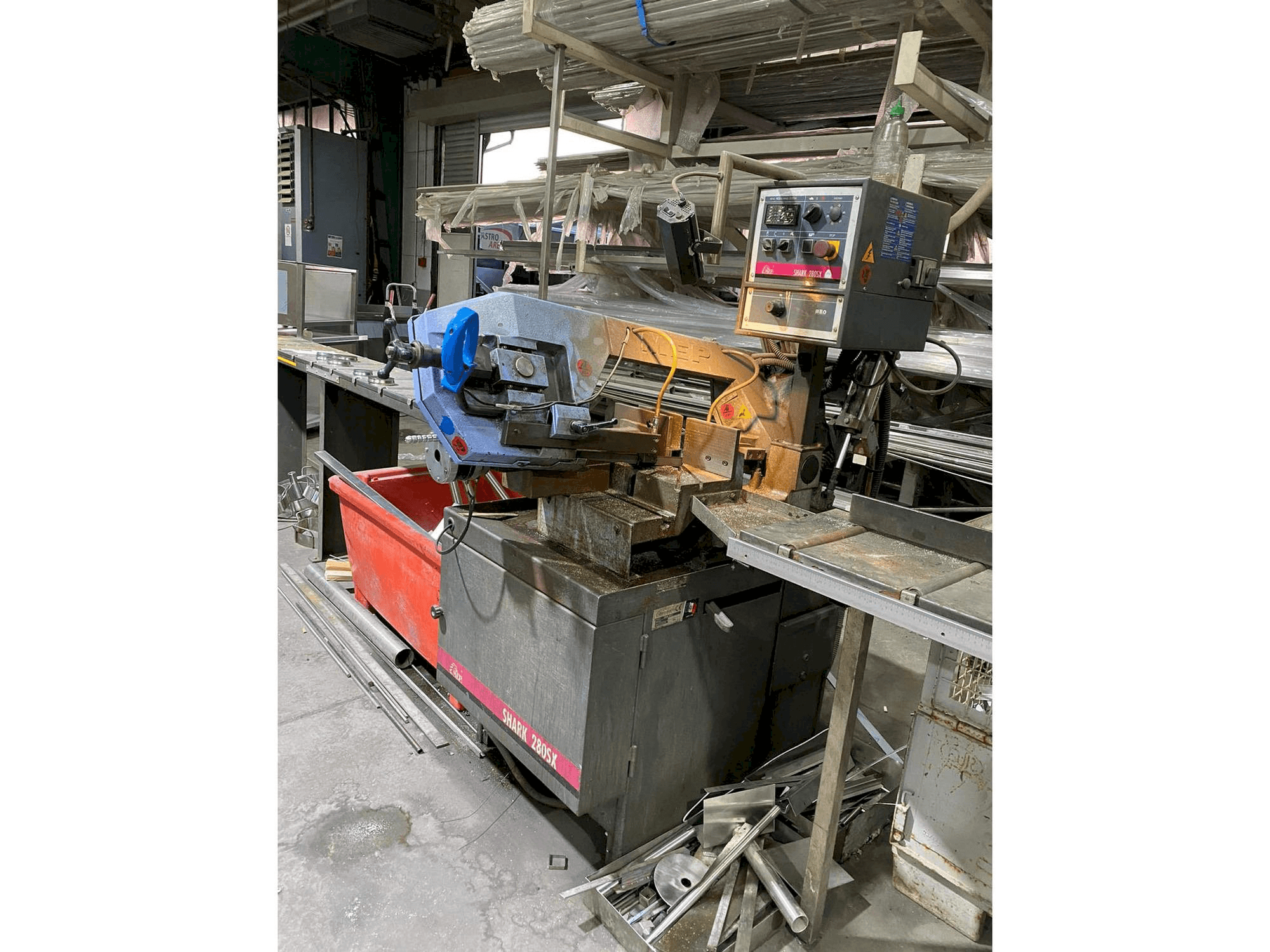 Vista frontale della macchina Nisshinbo MAP-750