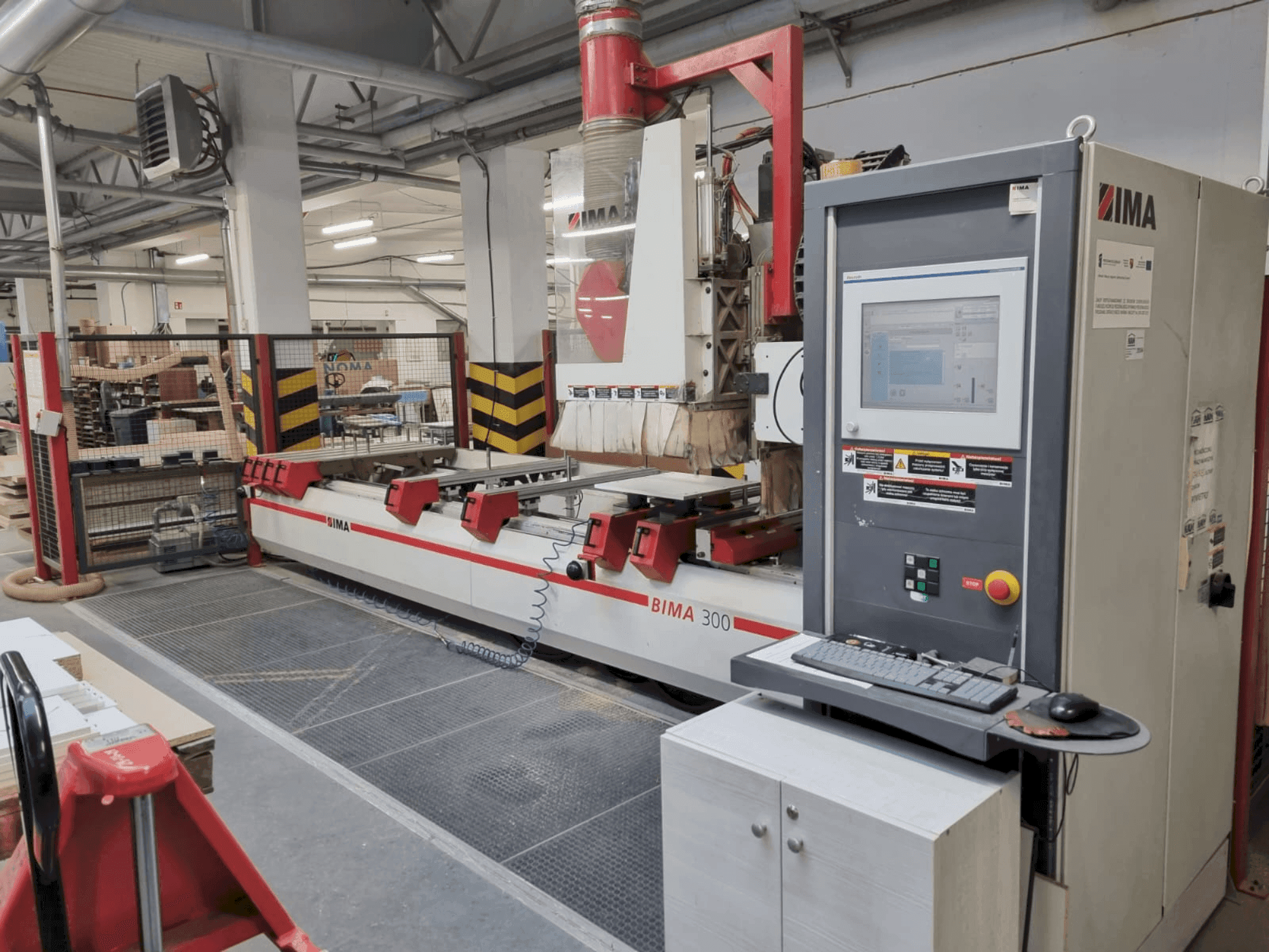 Vista frontale della macchina IMA BIMA 300