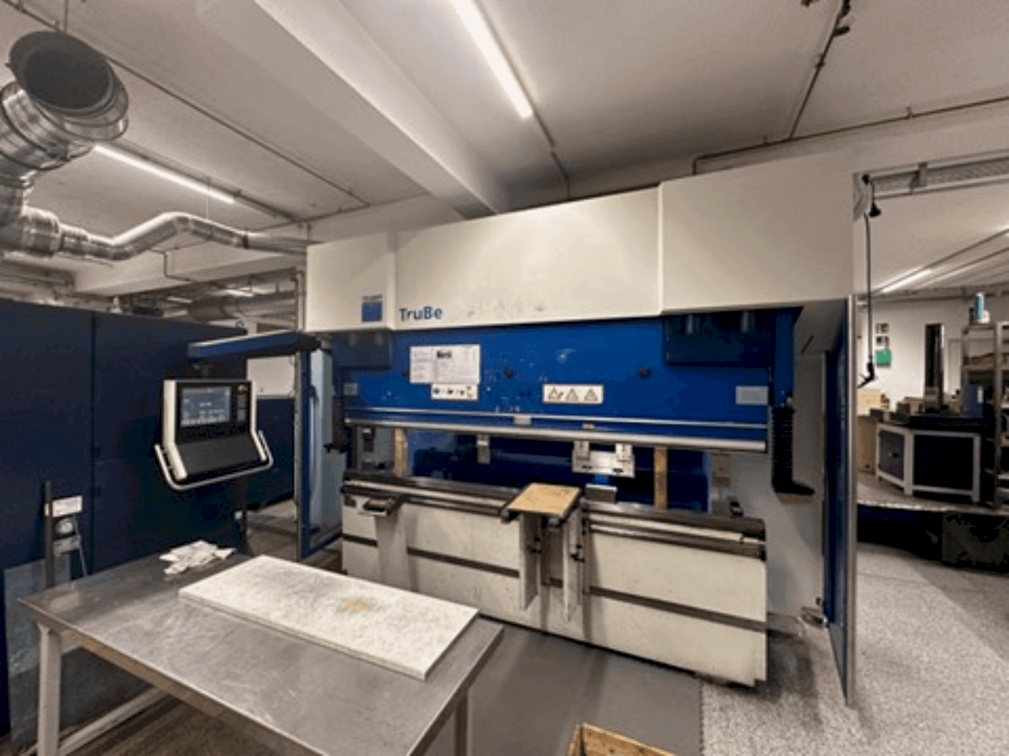 Vista frontale della macchina TRUMPF TruBend 5170