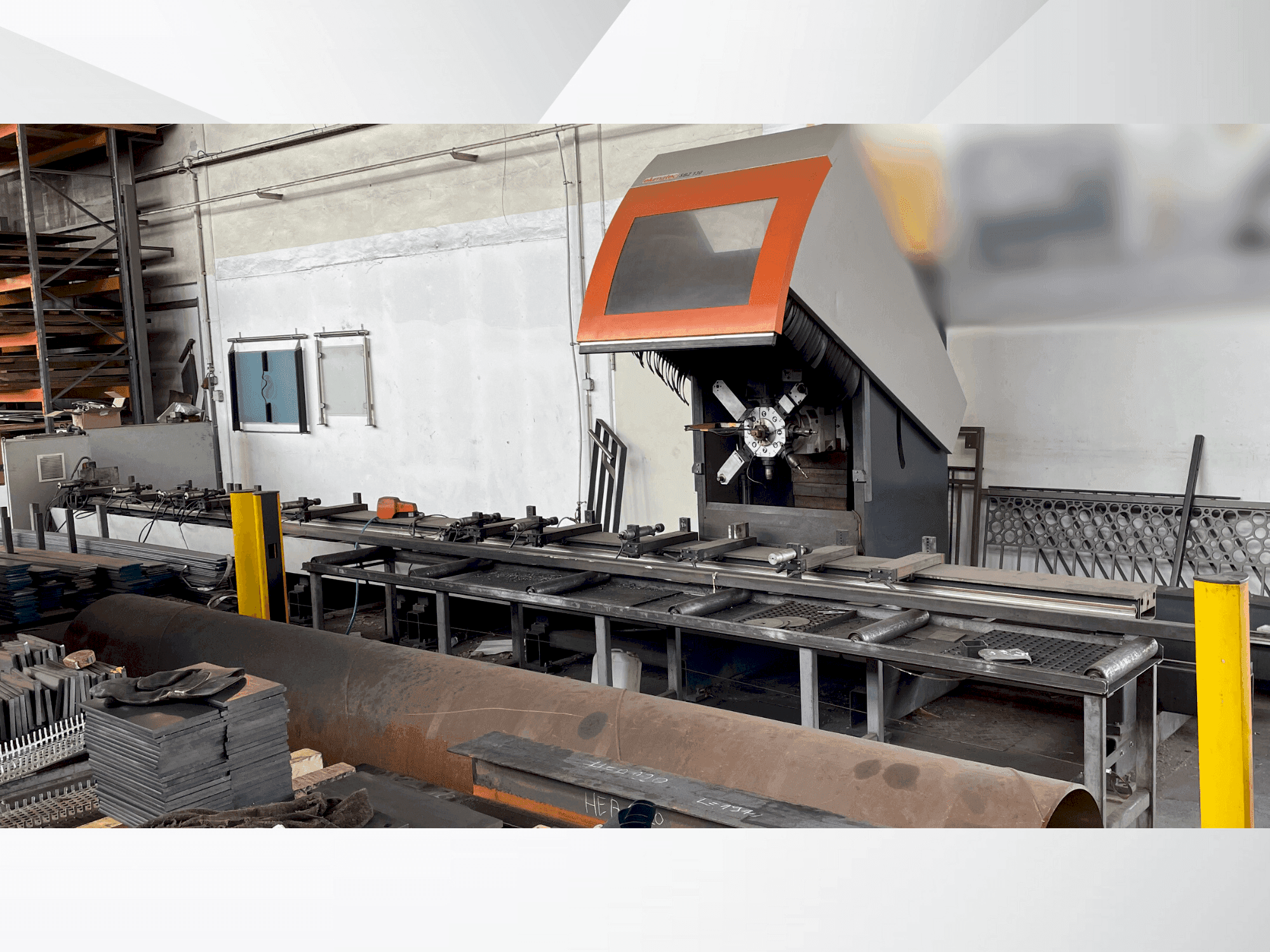 Vista frontale della macchina Elumatec SBZ 130