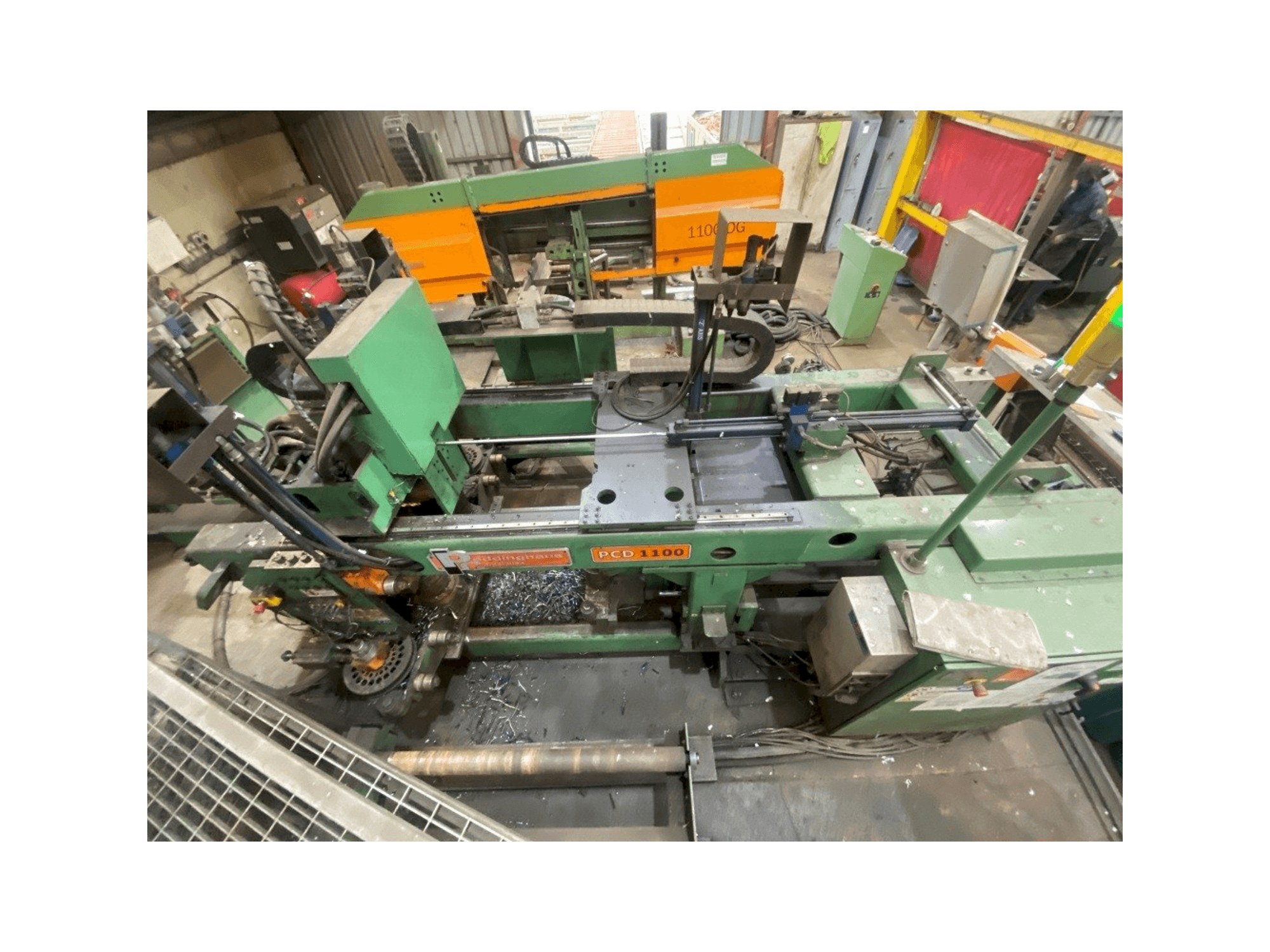 Vista frontale della macchina Peddinghaus PCD 1100