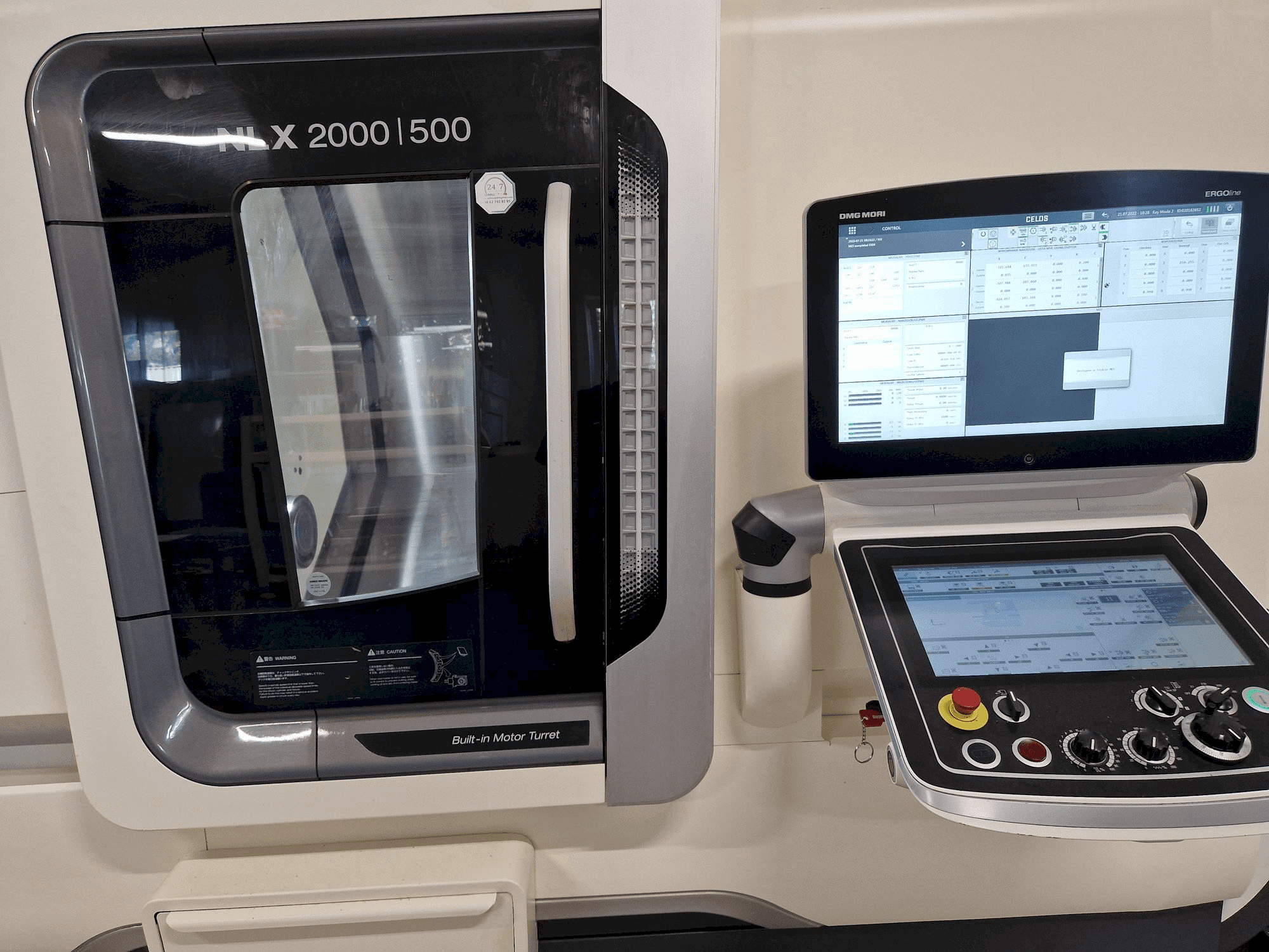 Vista frontale della macchina DMG NLX2000SY-500