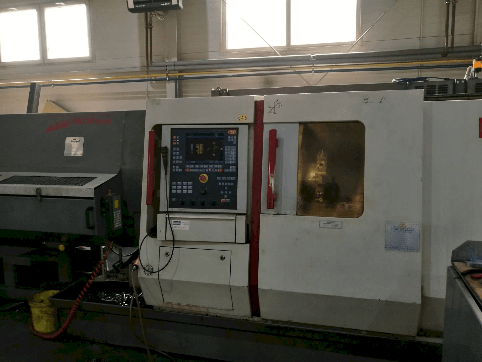 Vista frontale della macchina TRAUB TNC 42/65