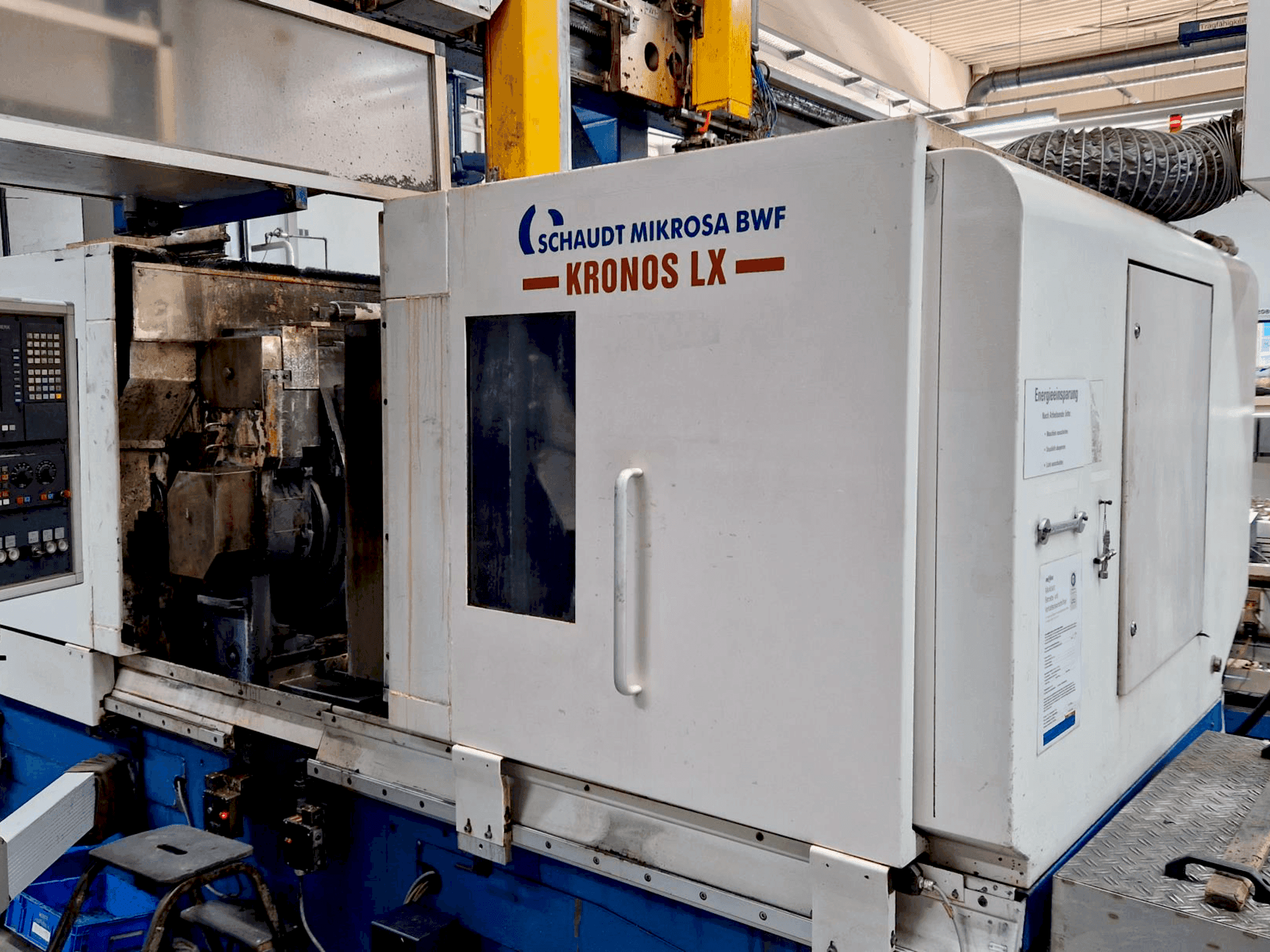 Vista frontale della macchina Schaudt Mikrosa BWF Kronos LX