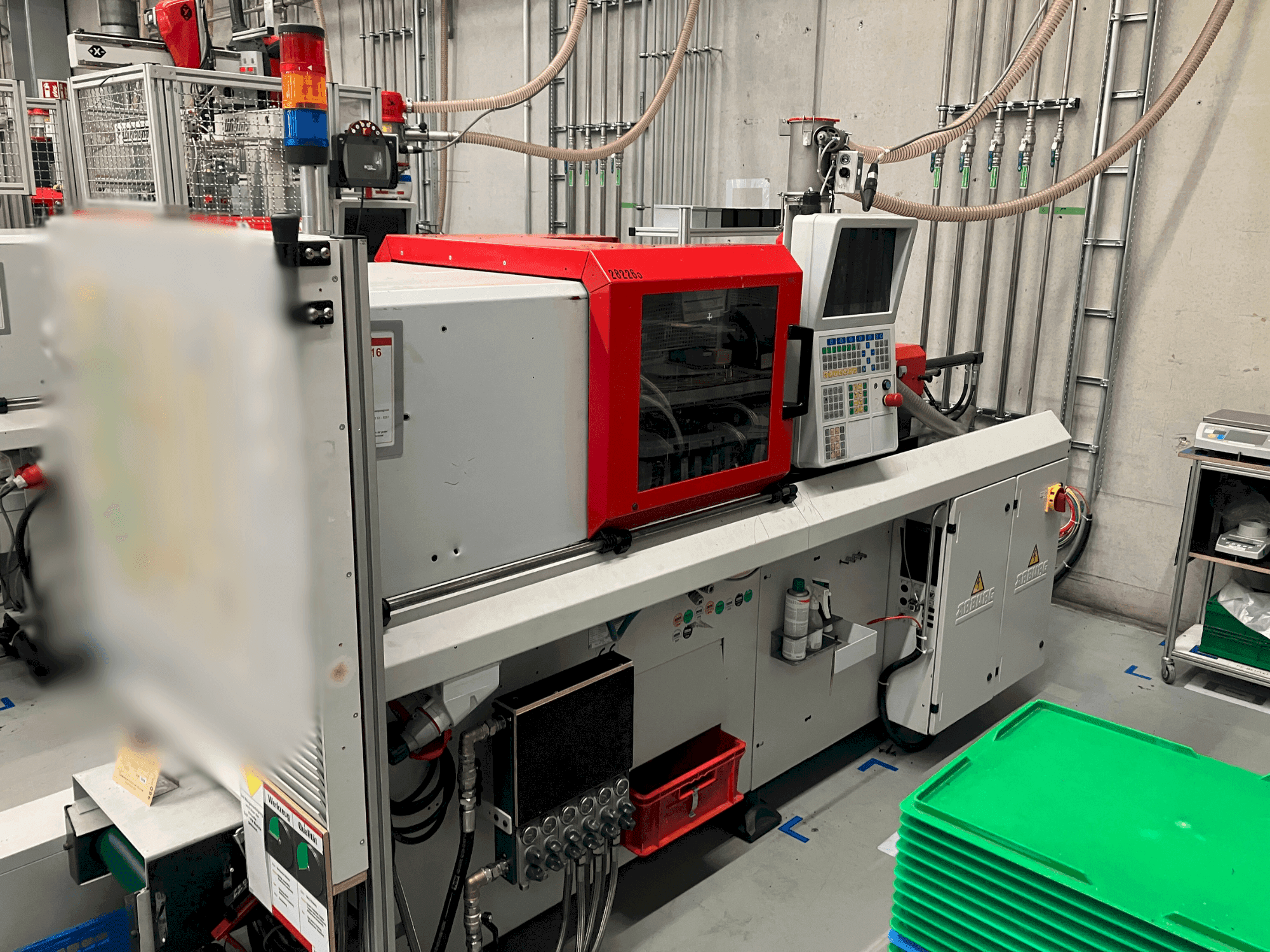 Vista frontale della macchina Arburg Allrounder 270 S 250-60