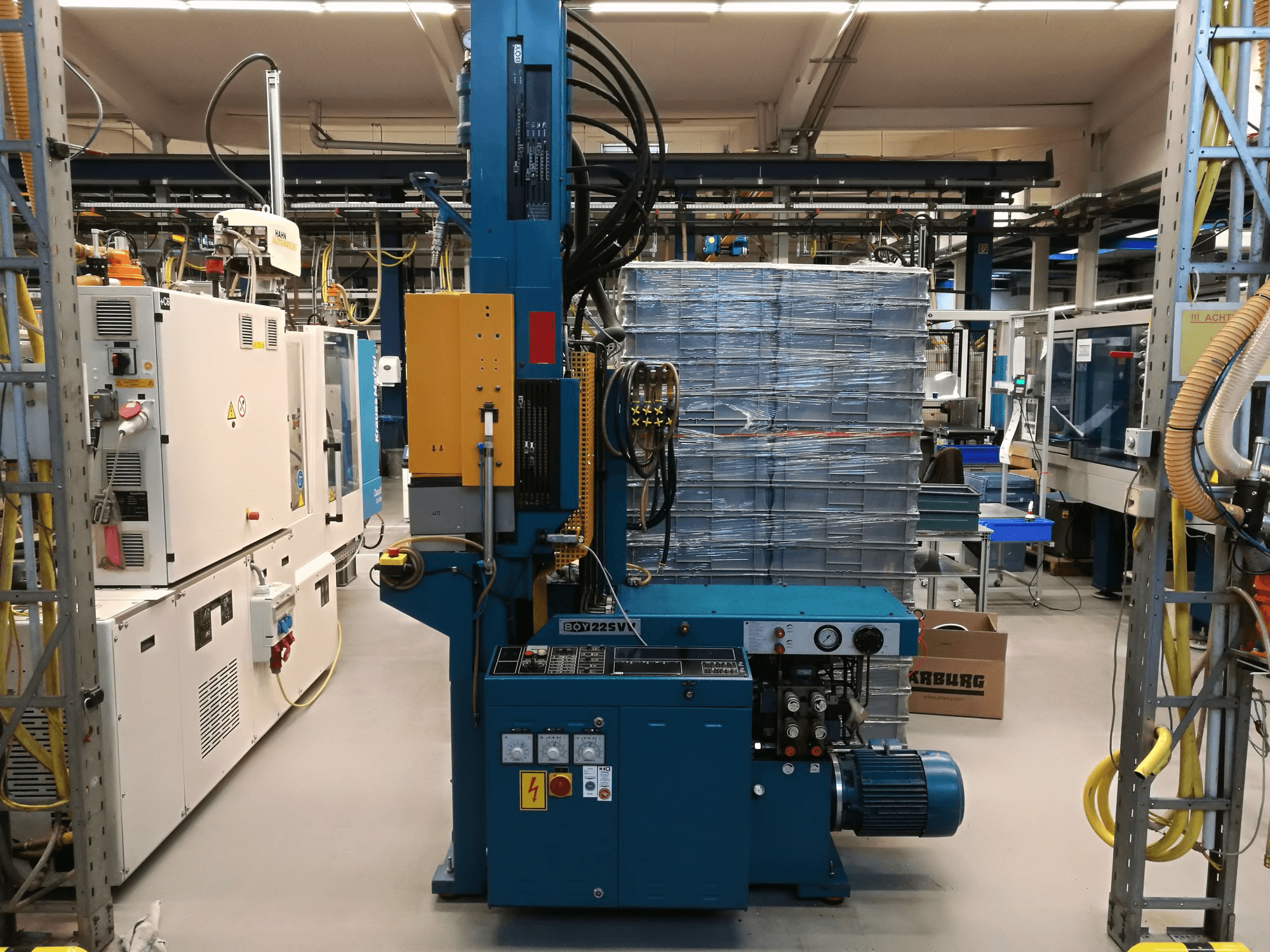 Vista frontale della macchina BOY 22 S VV