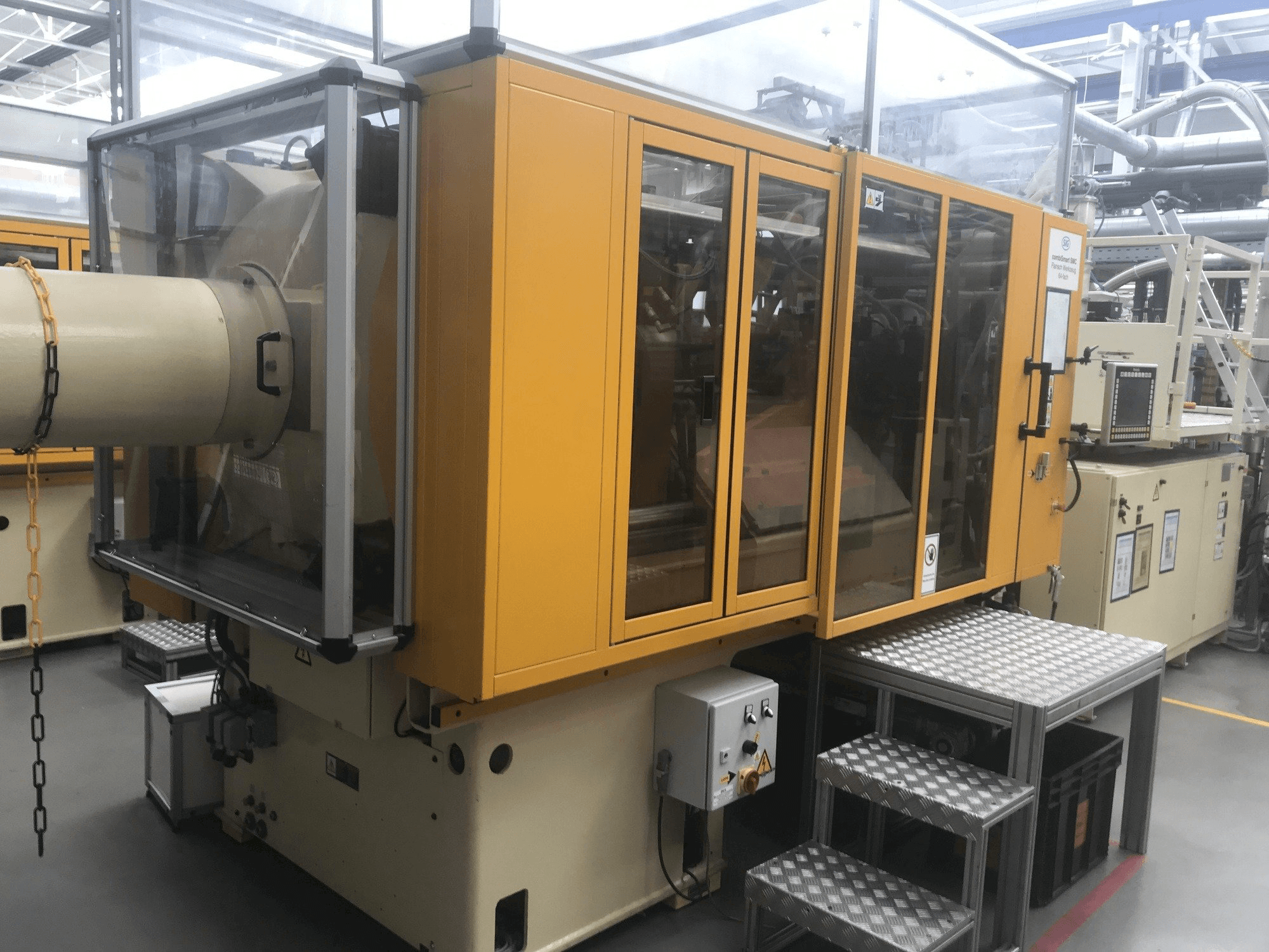 Vista frontale della macchina Husky H300 RS 55/50