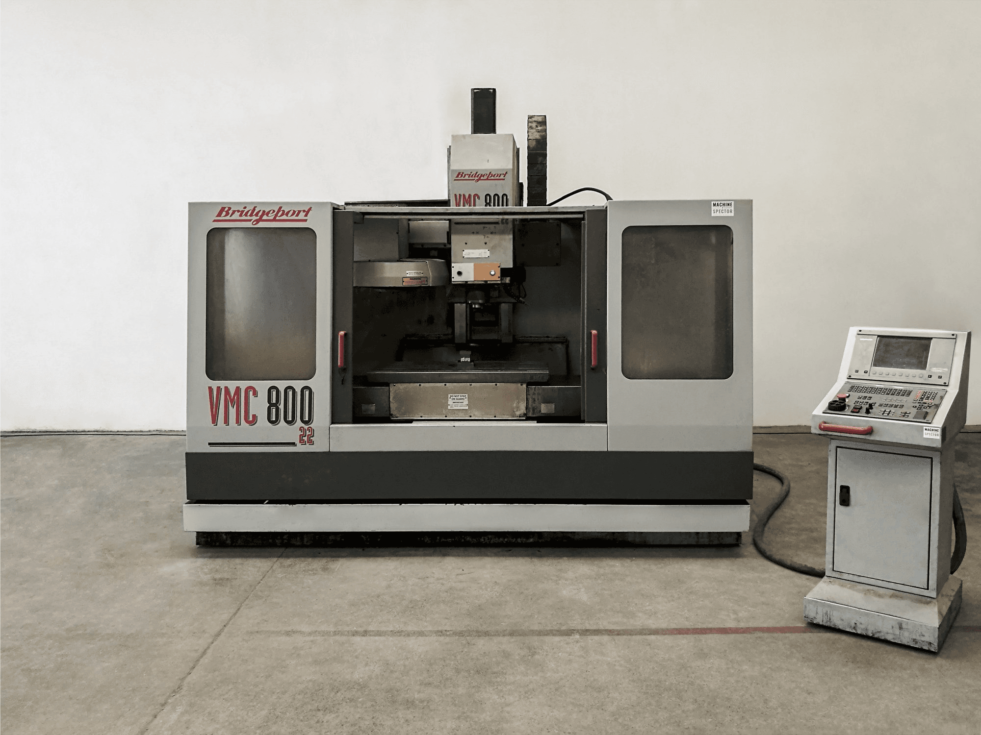 Vista frontale della macchina Bridgeport VMC 800.22