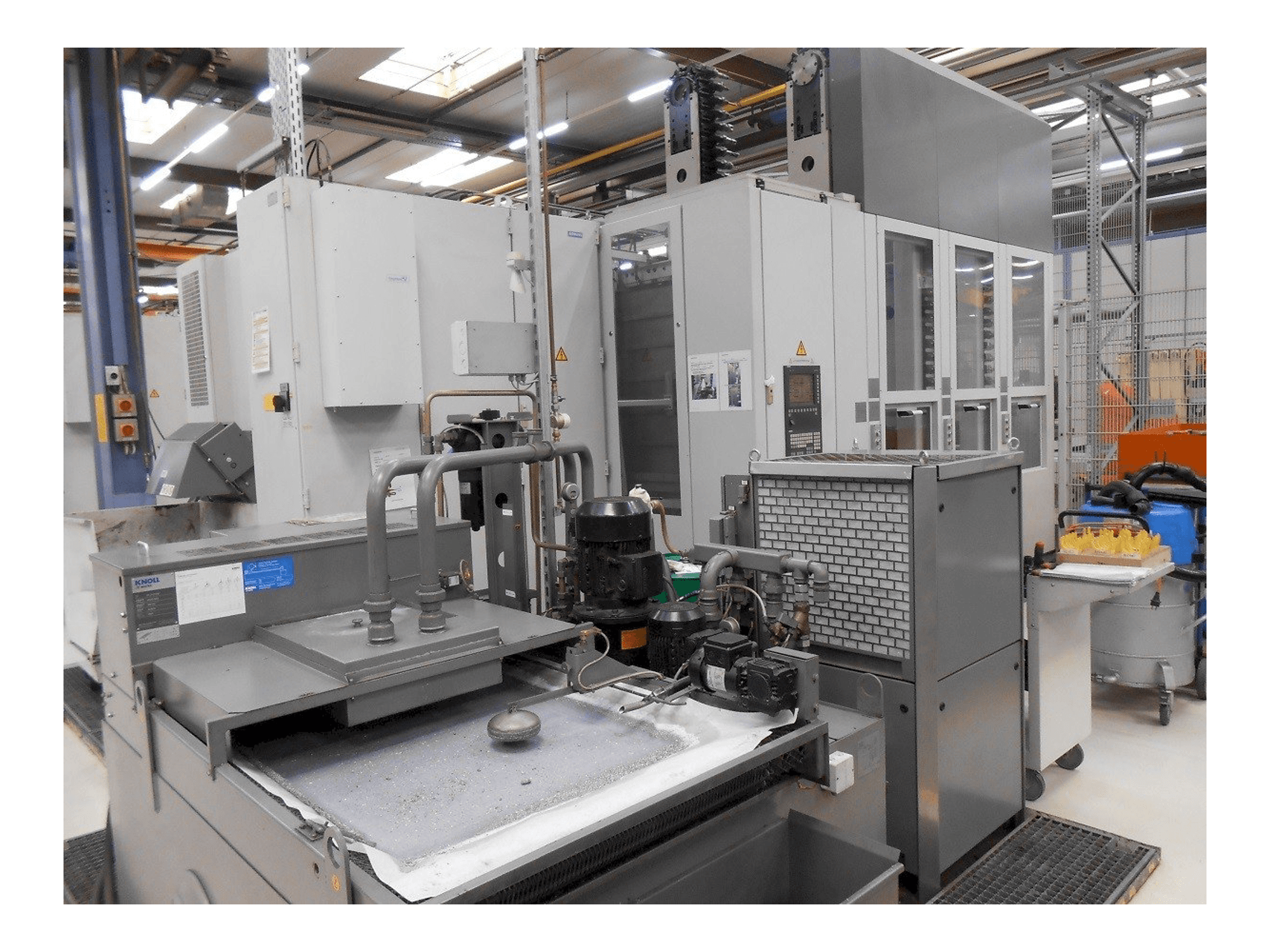 Vista frontale della macchina Heckert HEC 500 D XXL