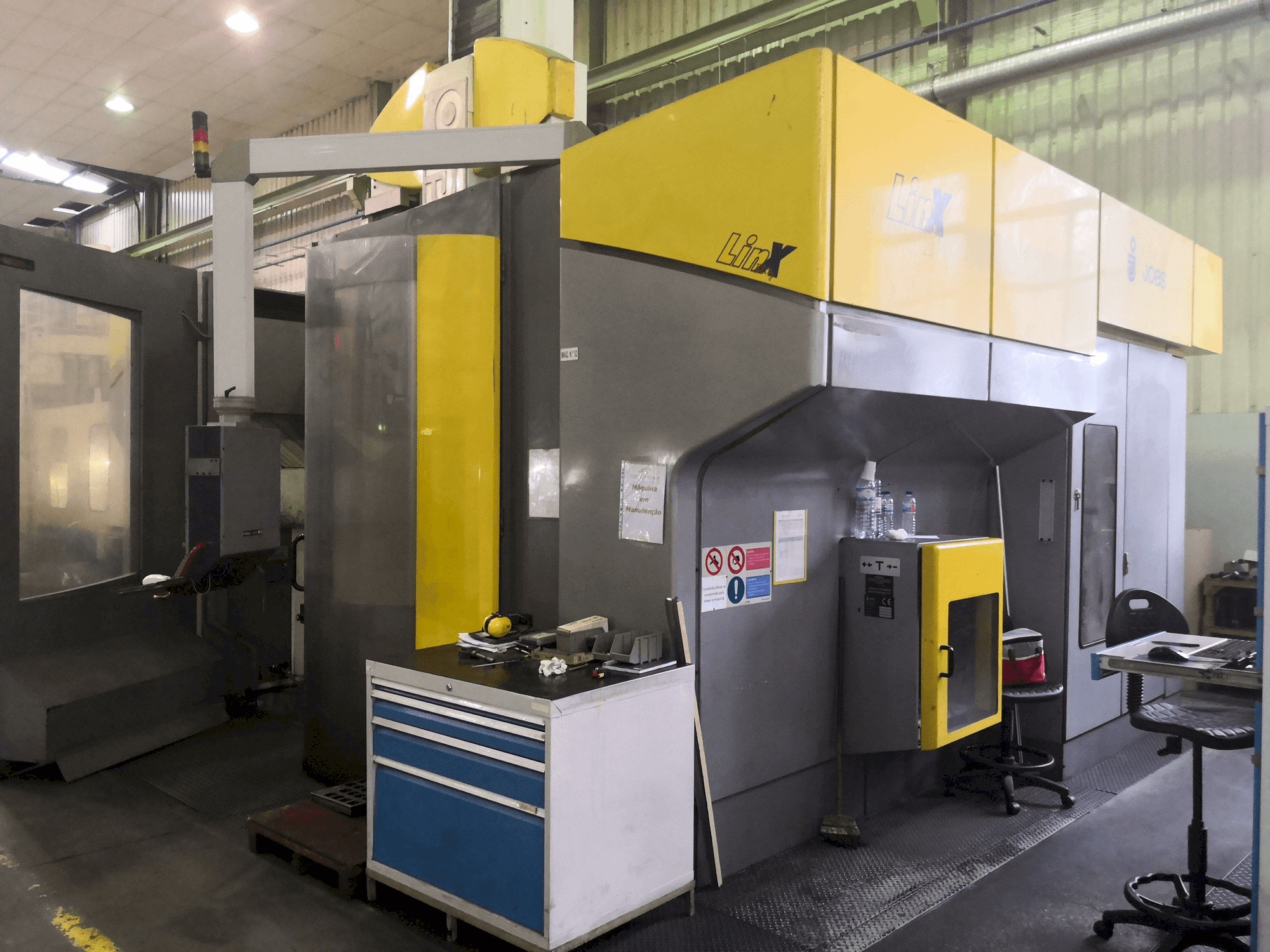 Vista frontale della macchina JOBS Linx blitz HSK A