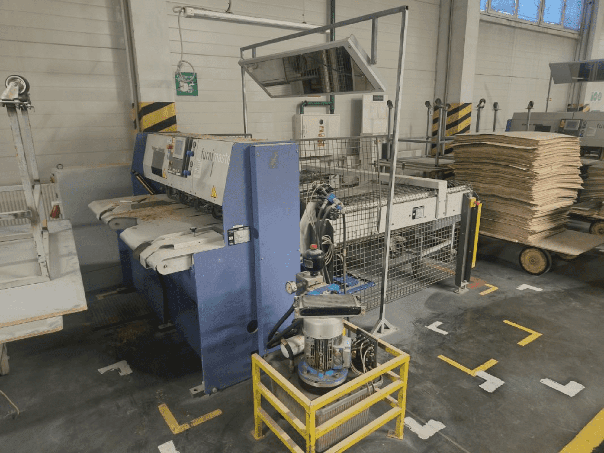 Vista frontale della macchina FISCHER & RüCKLE FZR15 / DAR 12