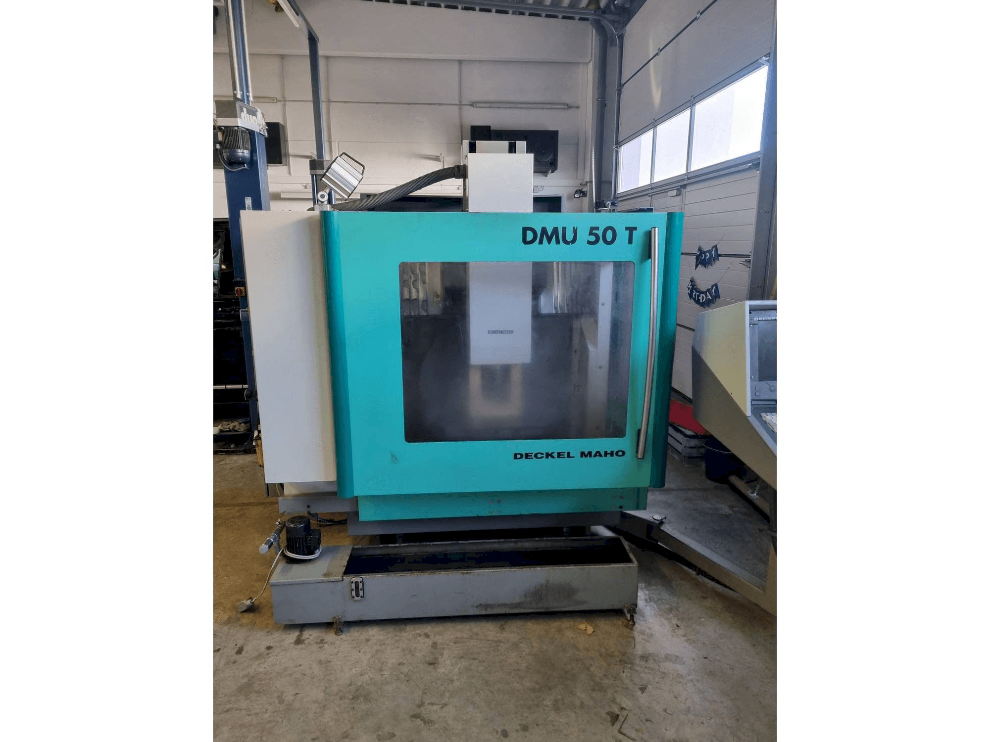 Vista frontale della macchina DECKEL MAHO DMU 50 T