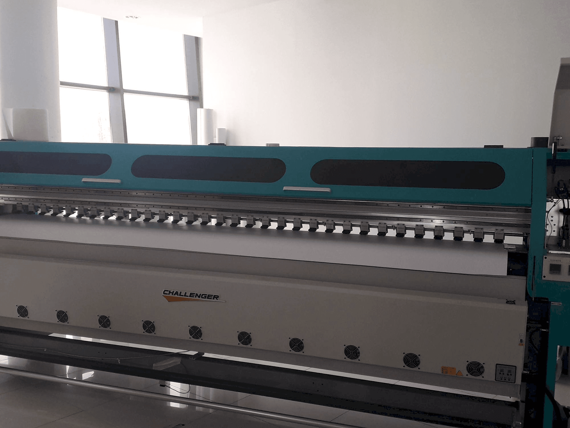 Vista frontale della macchina Challenger FY-3200AT Plus-H4