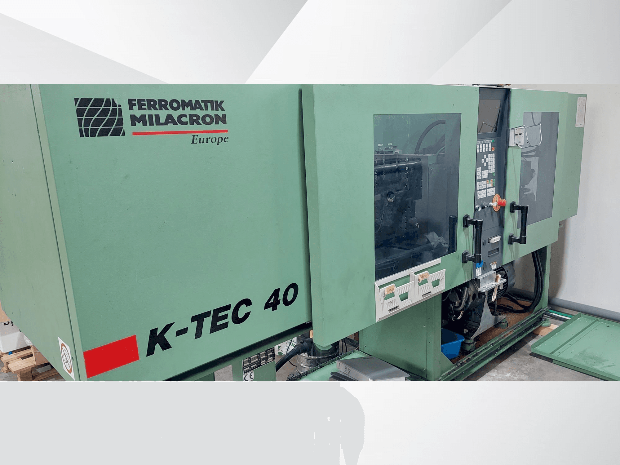 Vista frontale della macchina FERROMATIK k-tec 40 S