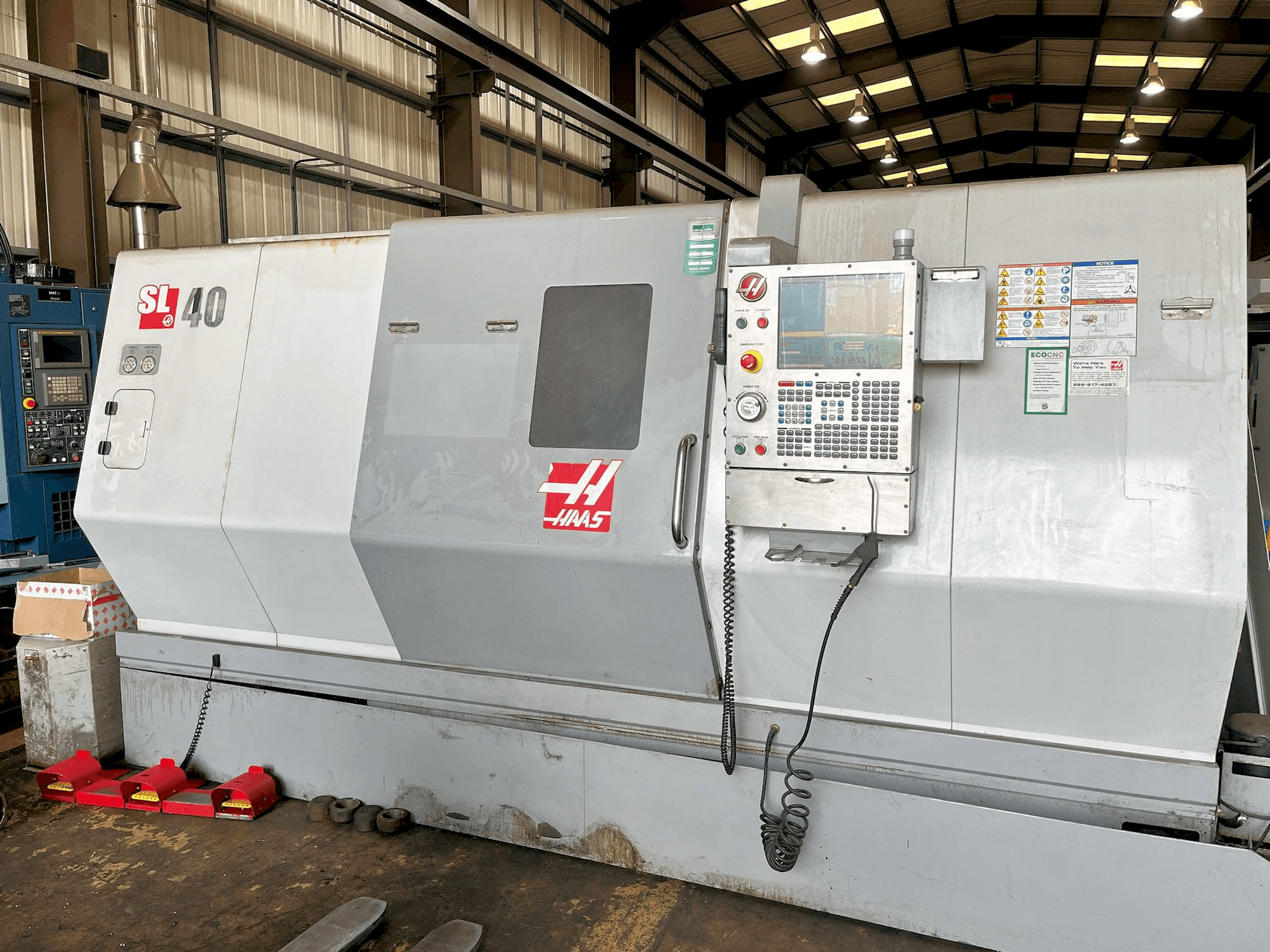 Vista frontale della macchina HAAS SL-40
