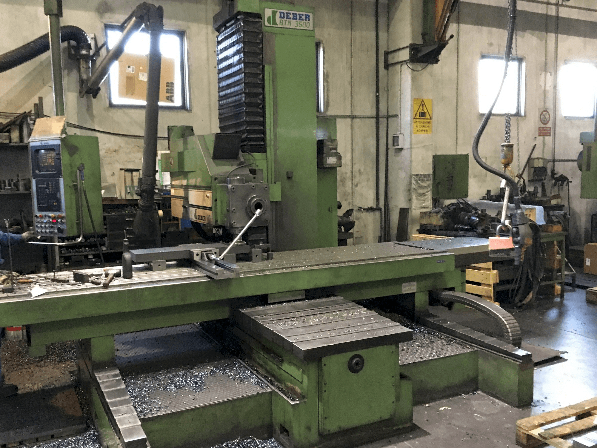 Vista frontale della macchina DEBER BMT 3500