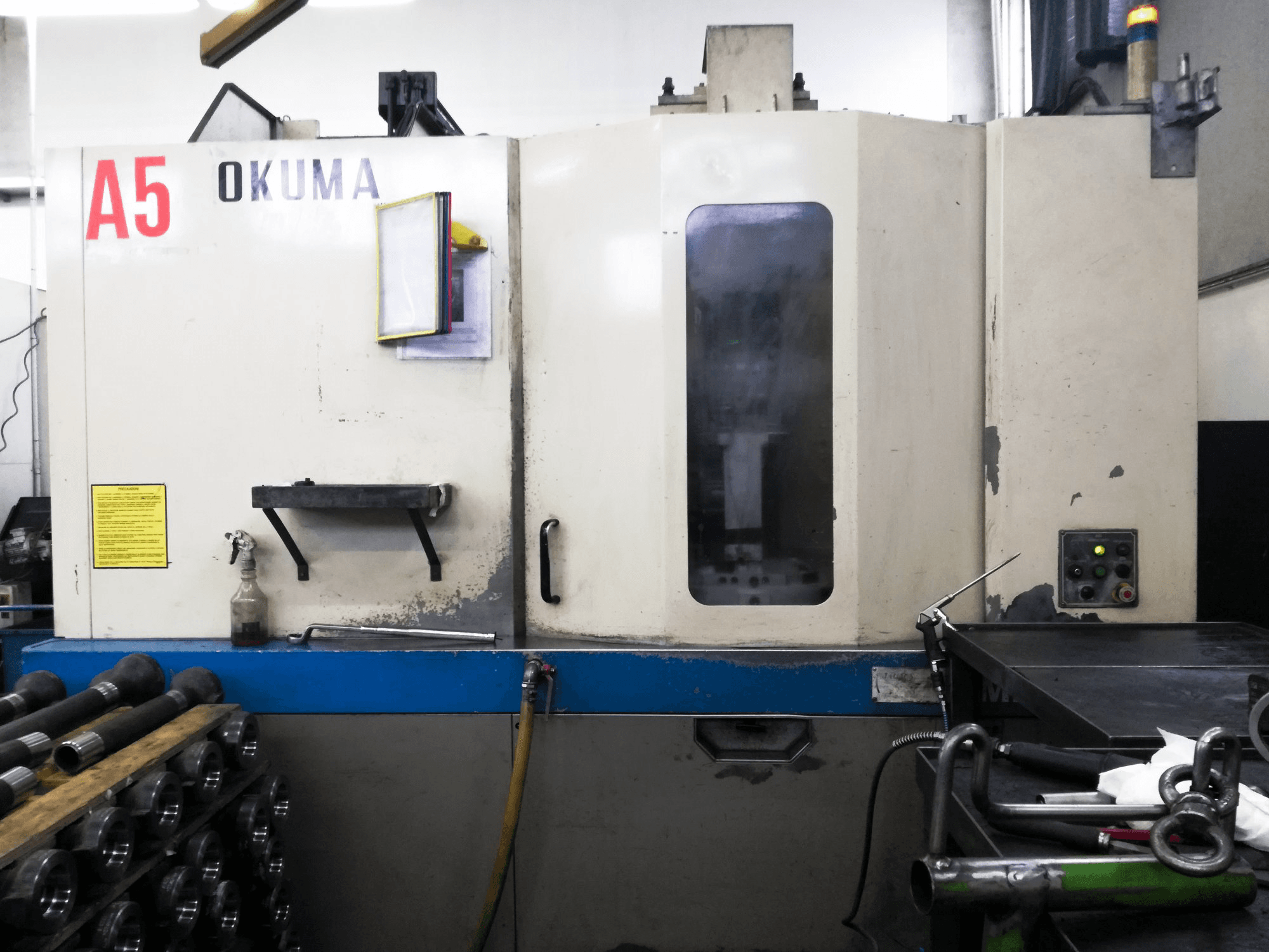 Vista frontale della macchina Okuma MA-50HA