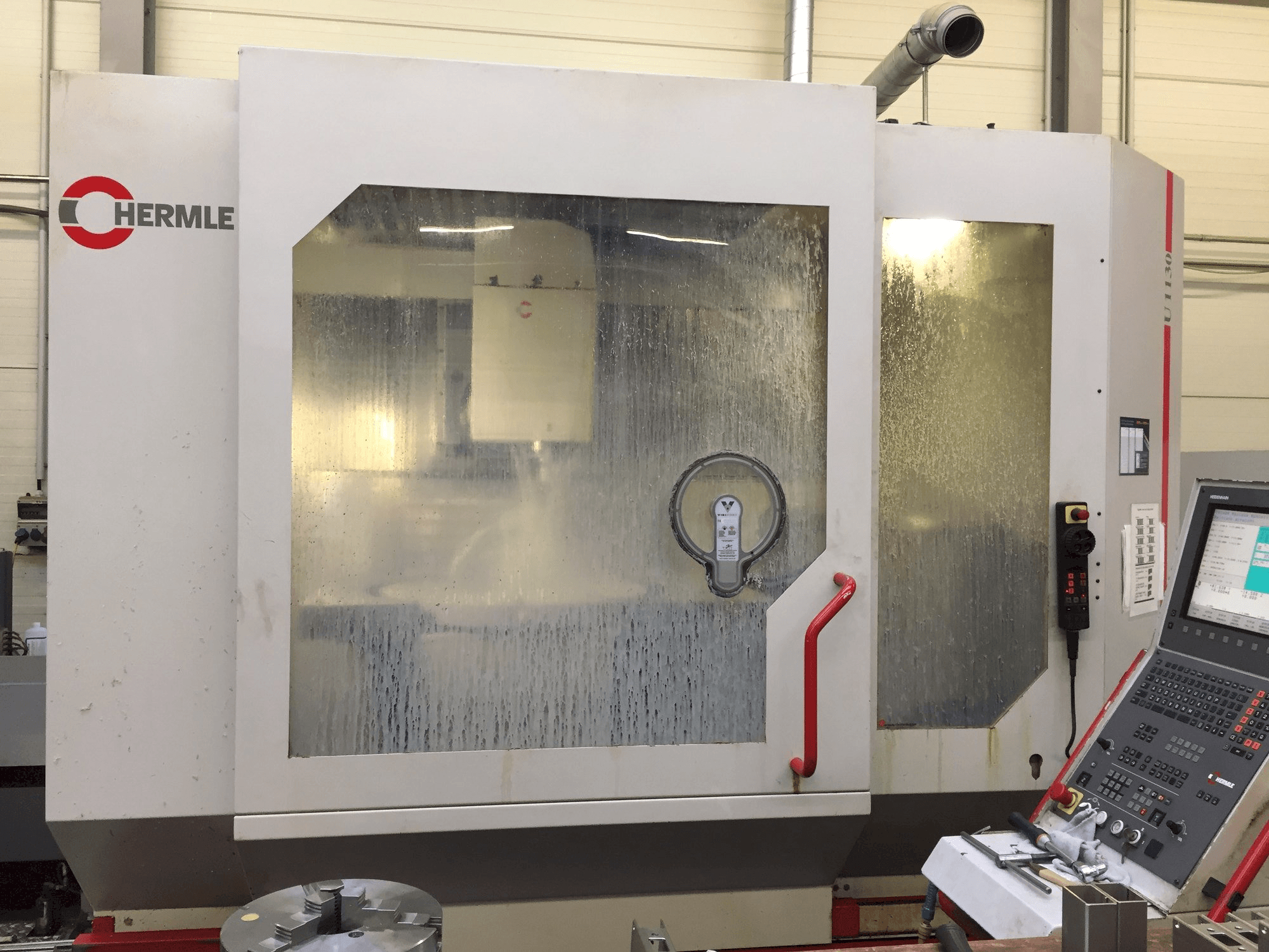 Vista frontale della macchina HERMLE U1130