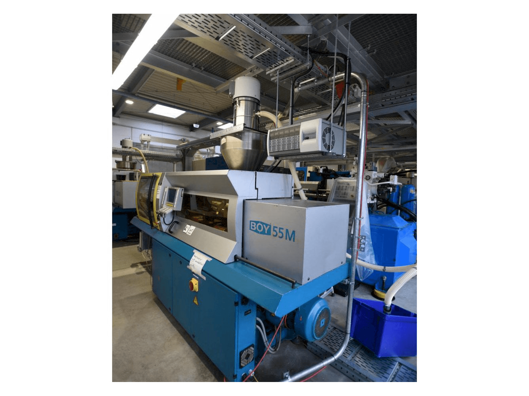 Vista frontale della macchina BOY 55M