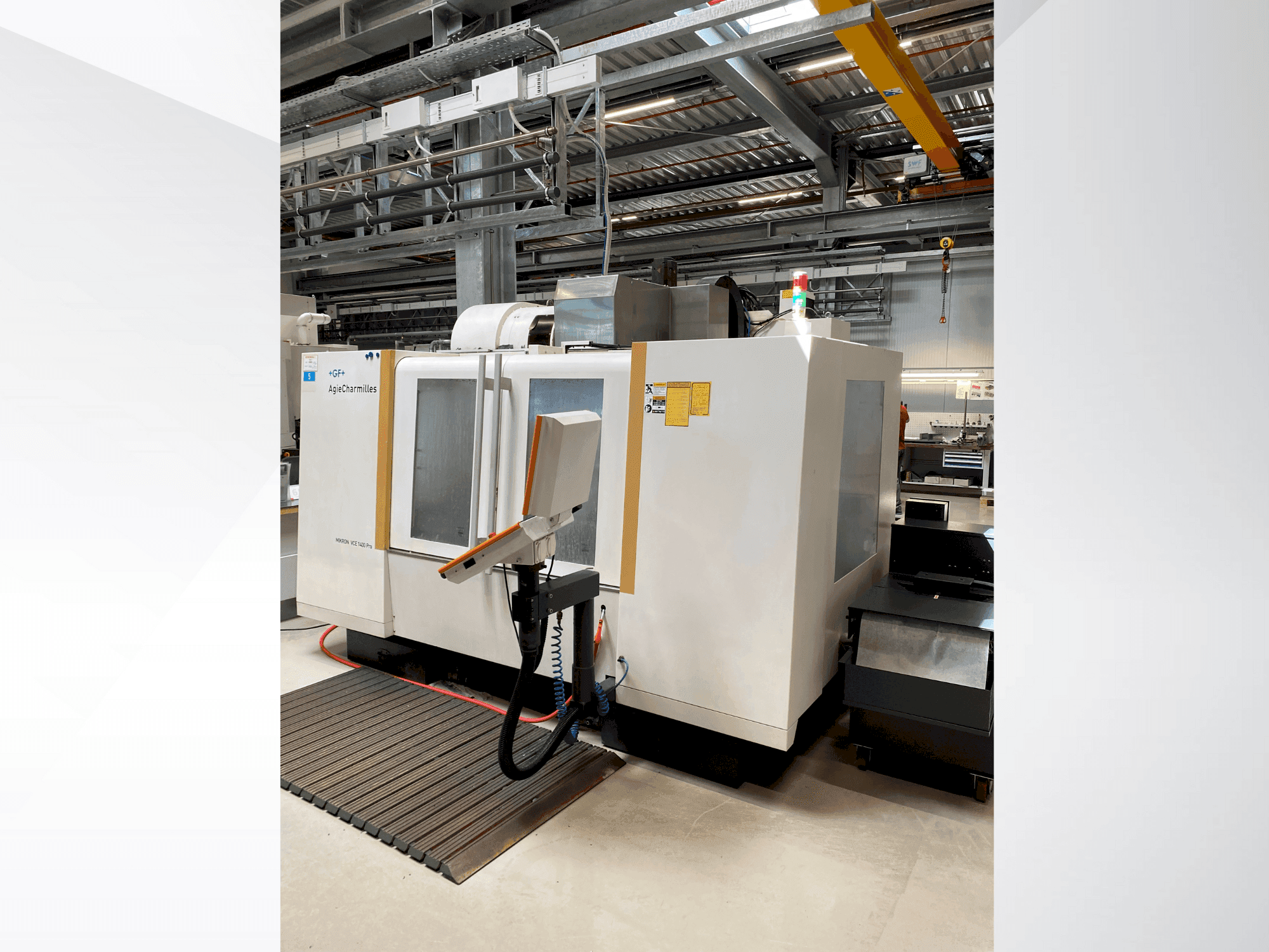 Vista frontale della macchina +GF+ AgieCharmilles MIKRON VCE 1400 PRO (2012)