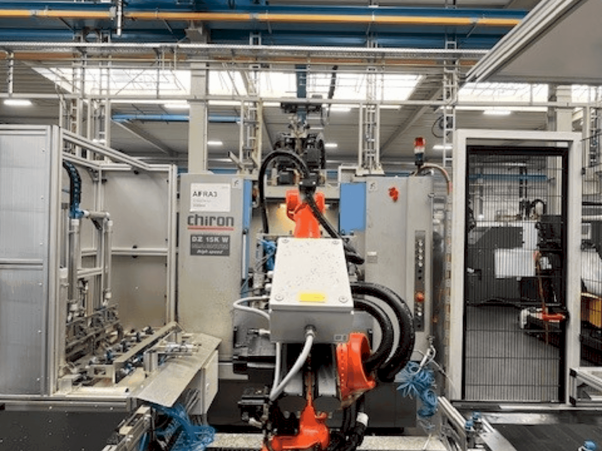 Vista lato destro della macchina CHIRON DZ15KWM HS