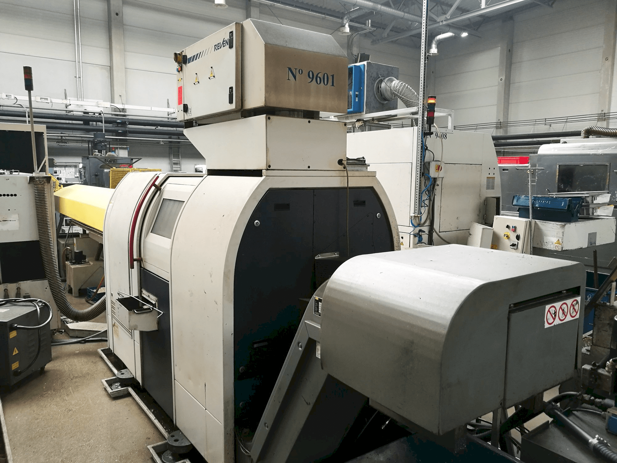 Vista frontale della macchina TRAUB TNL 16/26