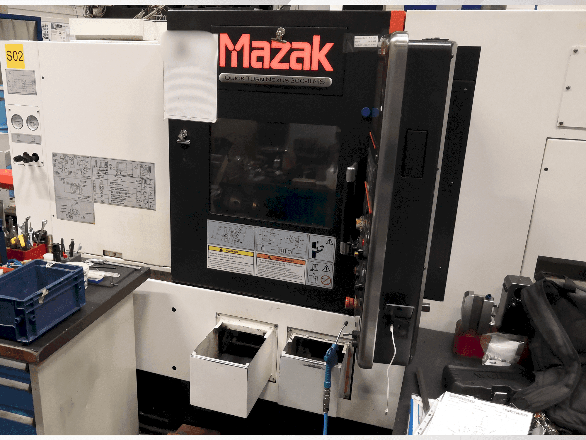 Vista frontale della macchina Mazak Quickturn Nexus 200-II MS