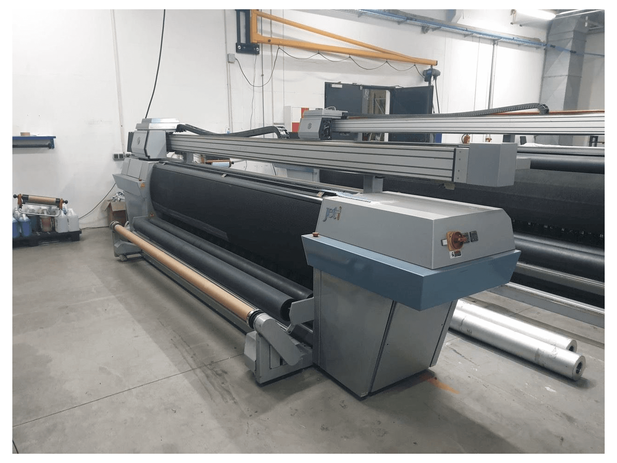 Vista frontale della macchina JETI 3300