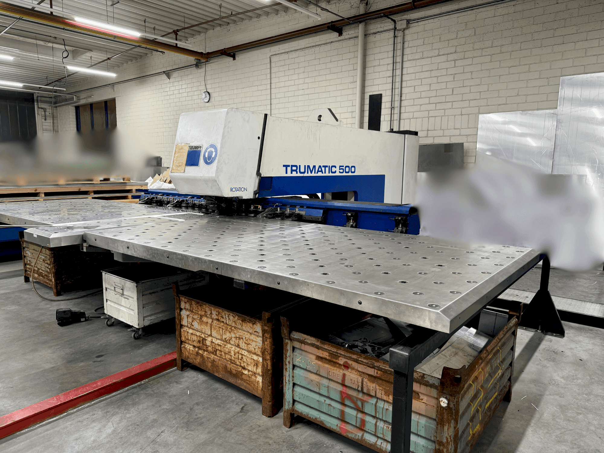 Vista frontale della macchina TRUMPF TRUMATIC 500