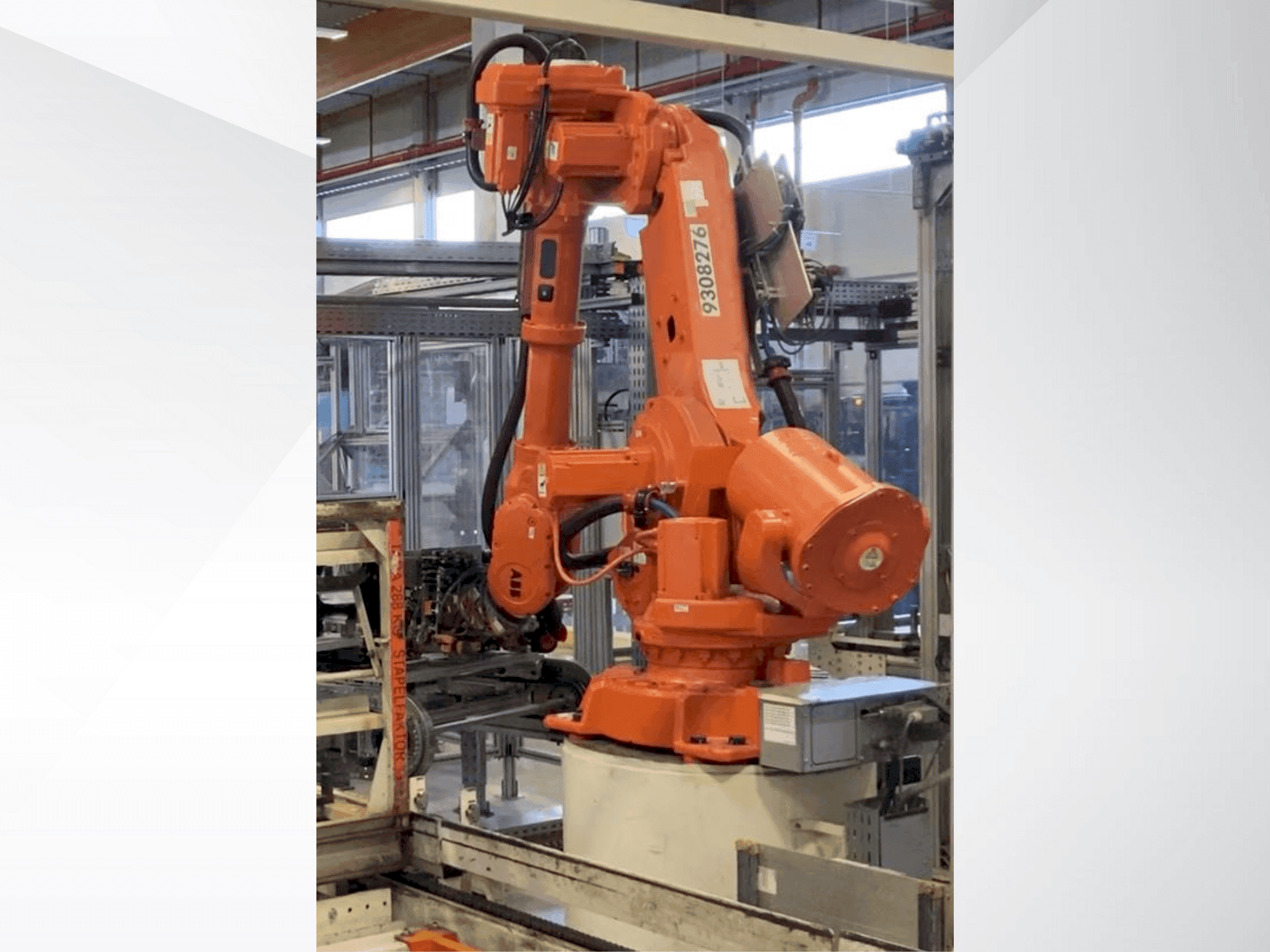 Vista frontale della macchina ABB IRB 6640-130/320