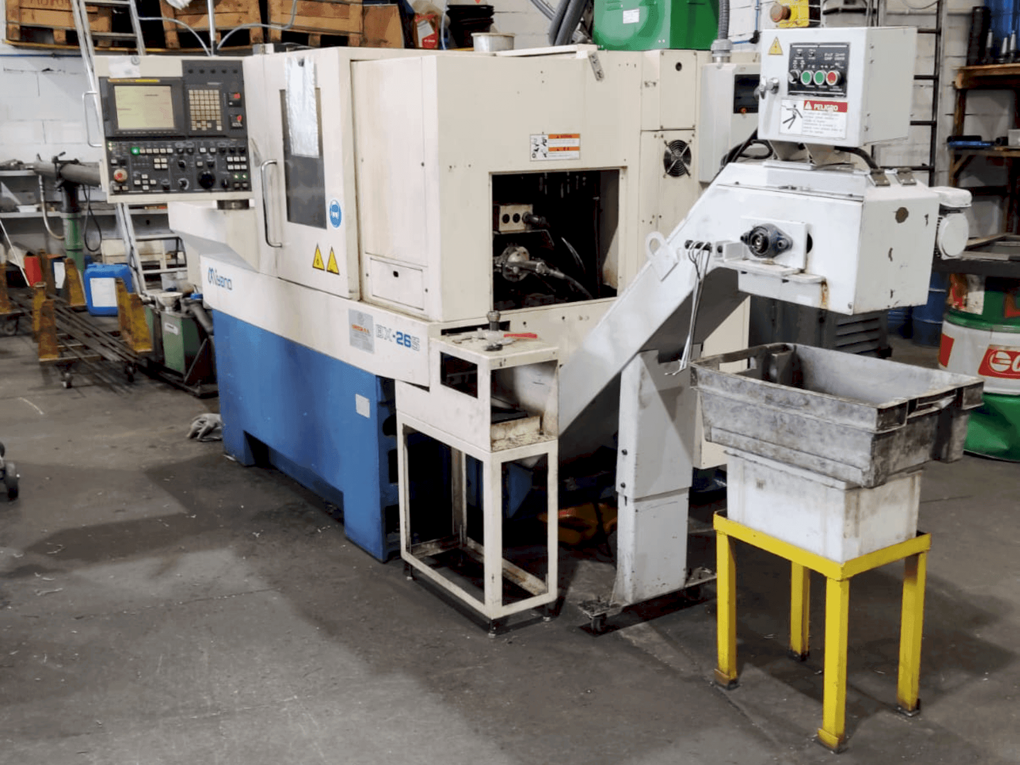 Vista frontale della macchina Miyano BX-26S