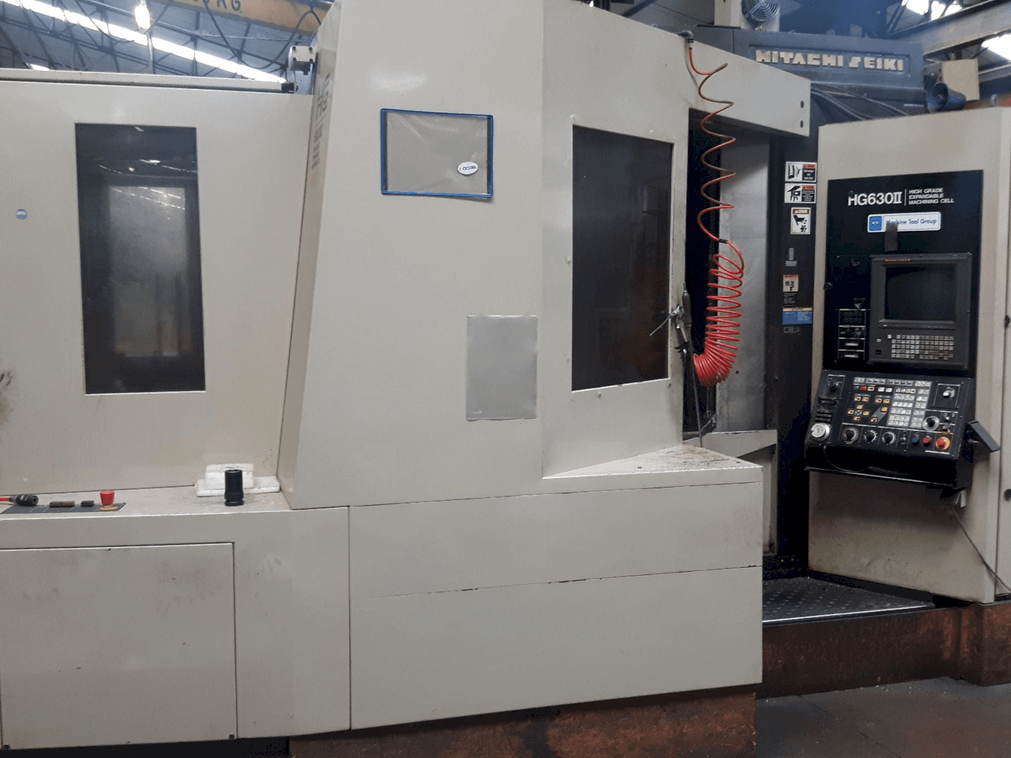 Vista laterale sinistra della macchina HITACHI SEIKI HG 630