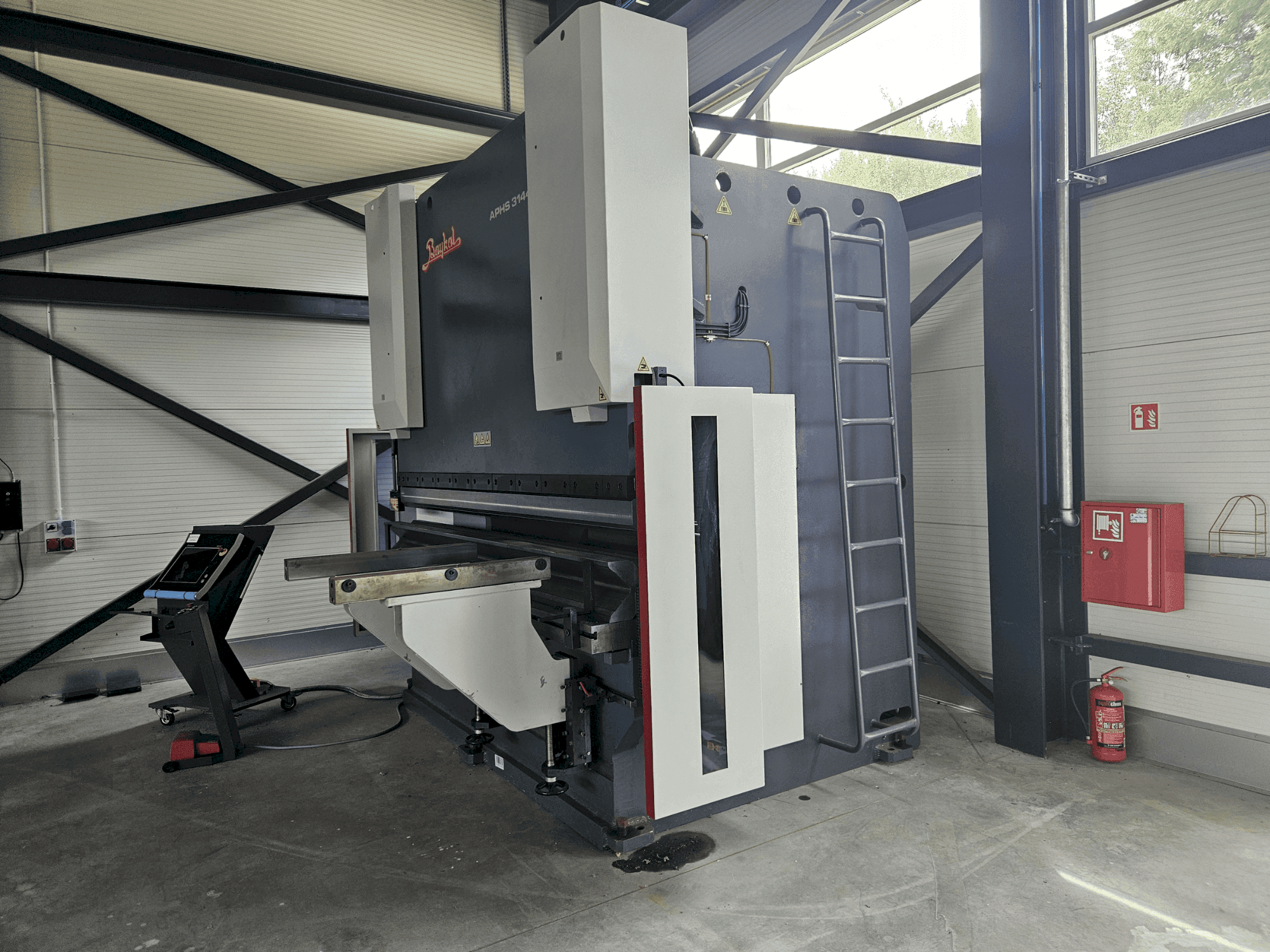 Vista frontale della macchina Baykal APHS 31440