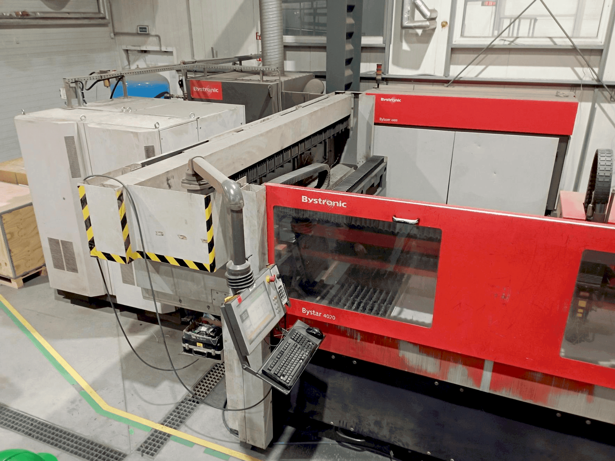 Vista frontale della macchina Bystronic ByStar 4020 with ByLaser 4400