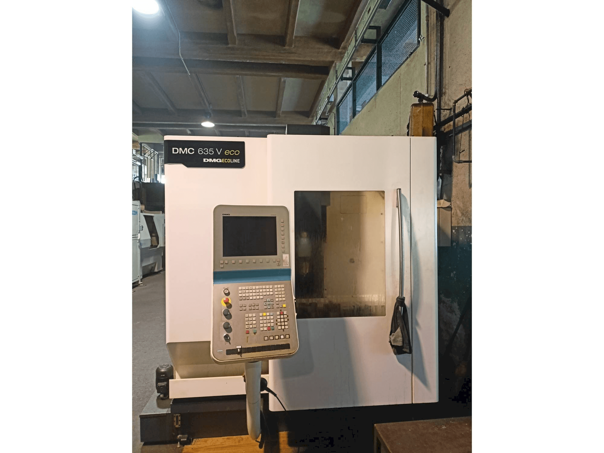 Vista frontale della macchina DMG DMC 635V Ecoline