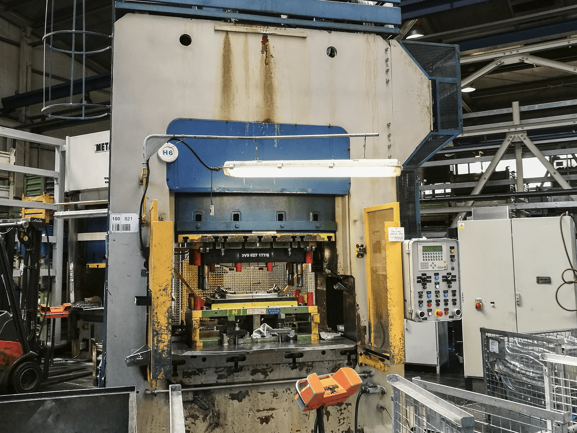 Vista frontale della macchina SMERAL LKT 250