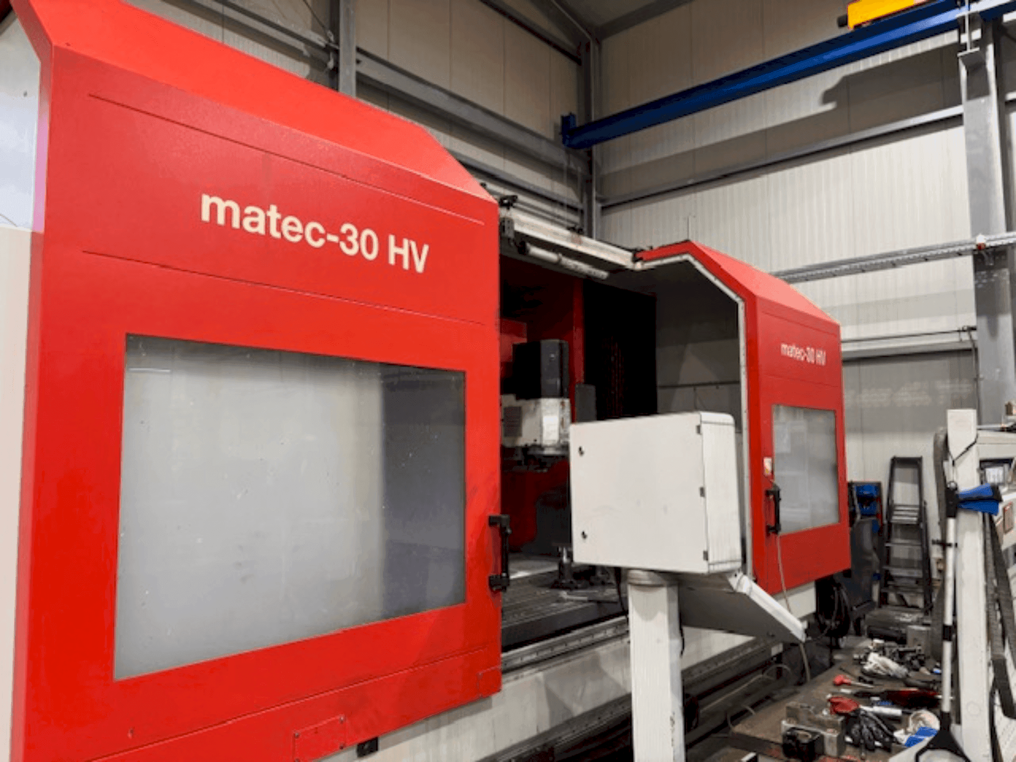 Vista frontale della macchina Matec 30-HV