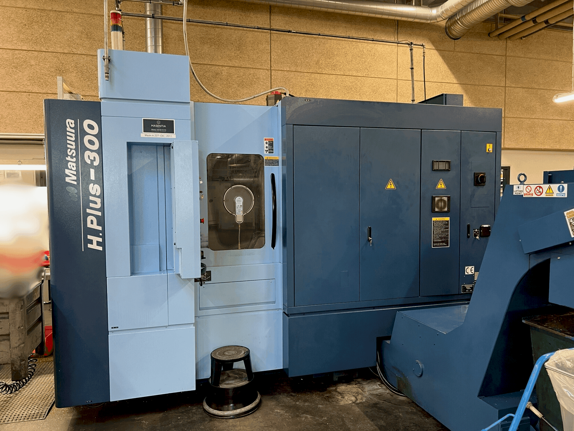 Vista frontale della macchina Matsuura H.PLUS-300